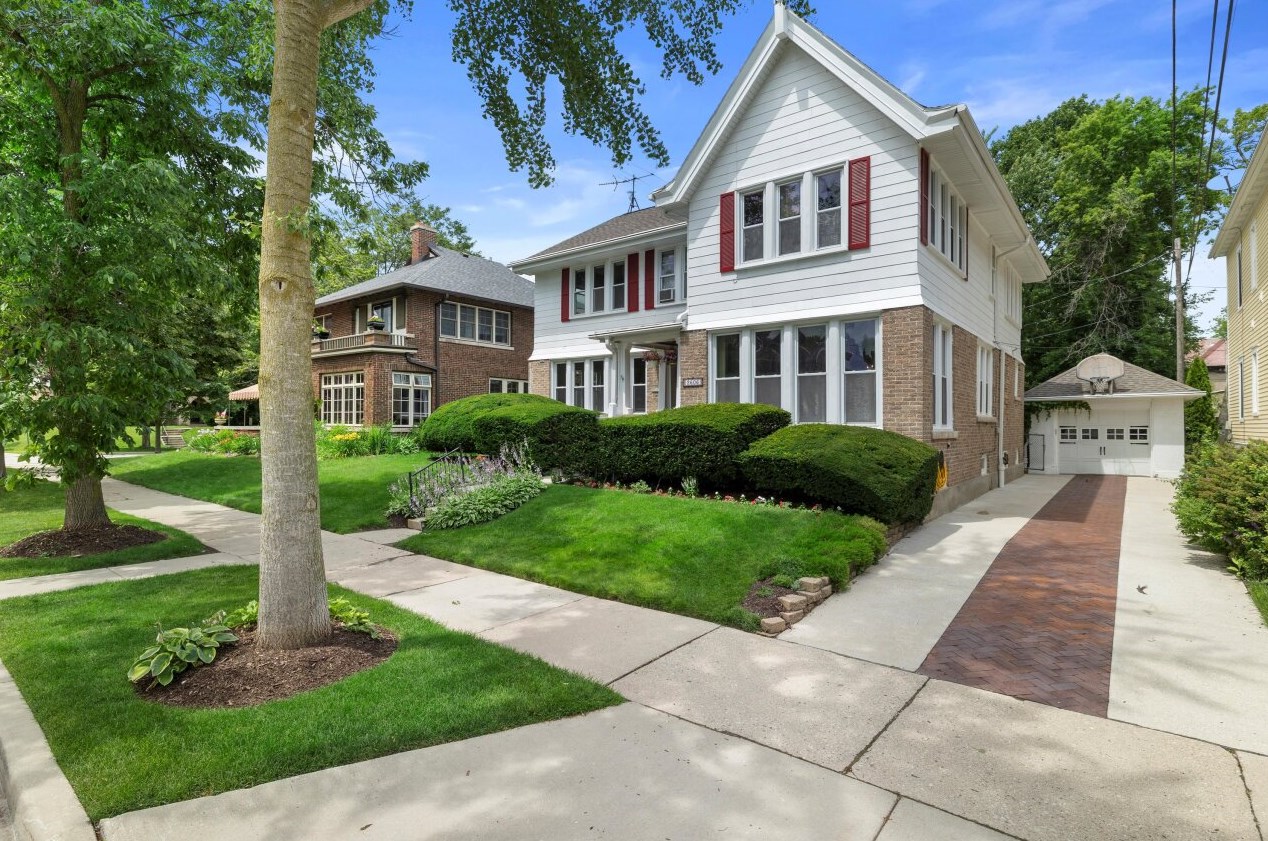 2606 E Jarvis St, Milwaukee, WI 53211