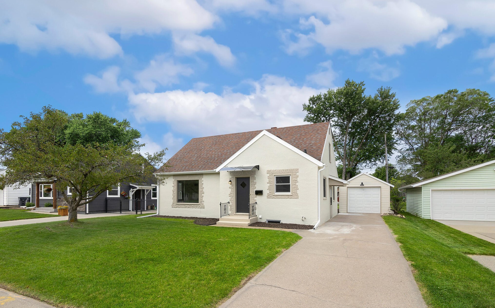 2126 Losey Blvd, La Crosse, WI 54601