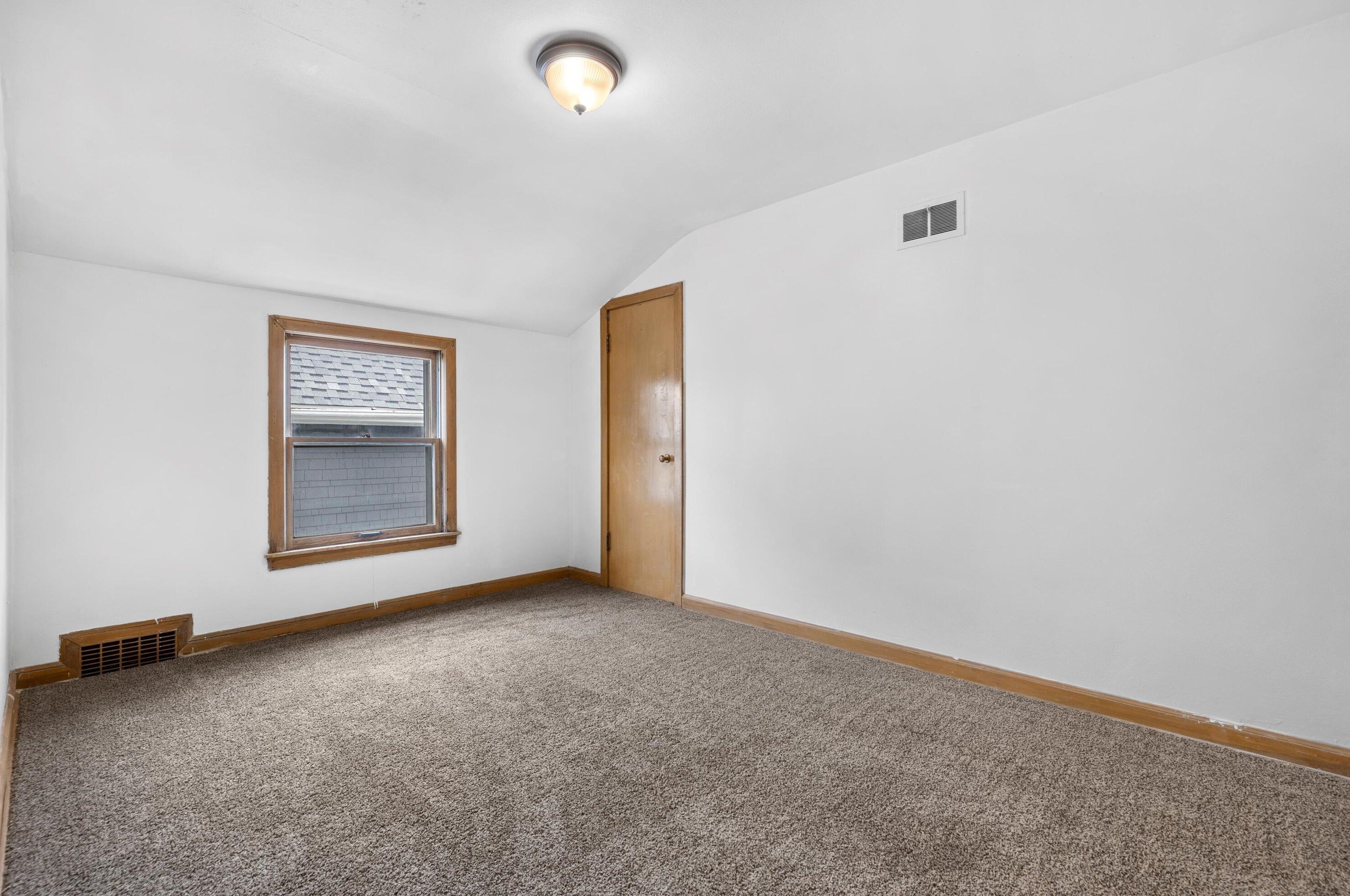 2857 49, Milwaukee WI 53208-3629 exterior