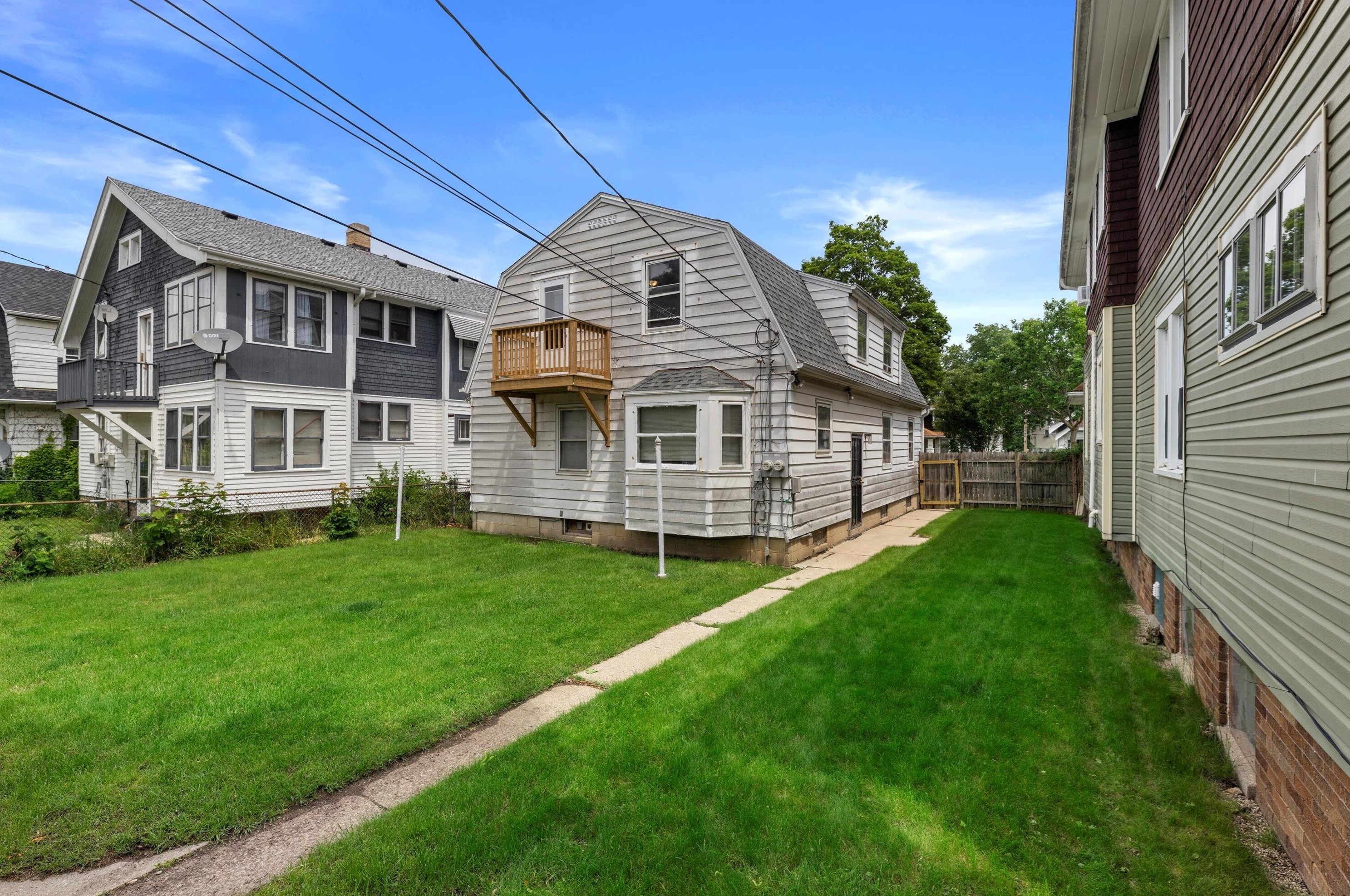 2857 49, Milwaukee WI 53208-3629 exterior