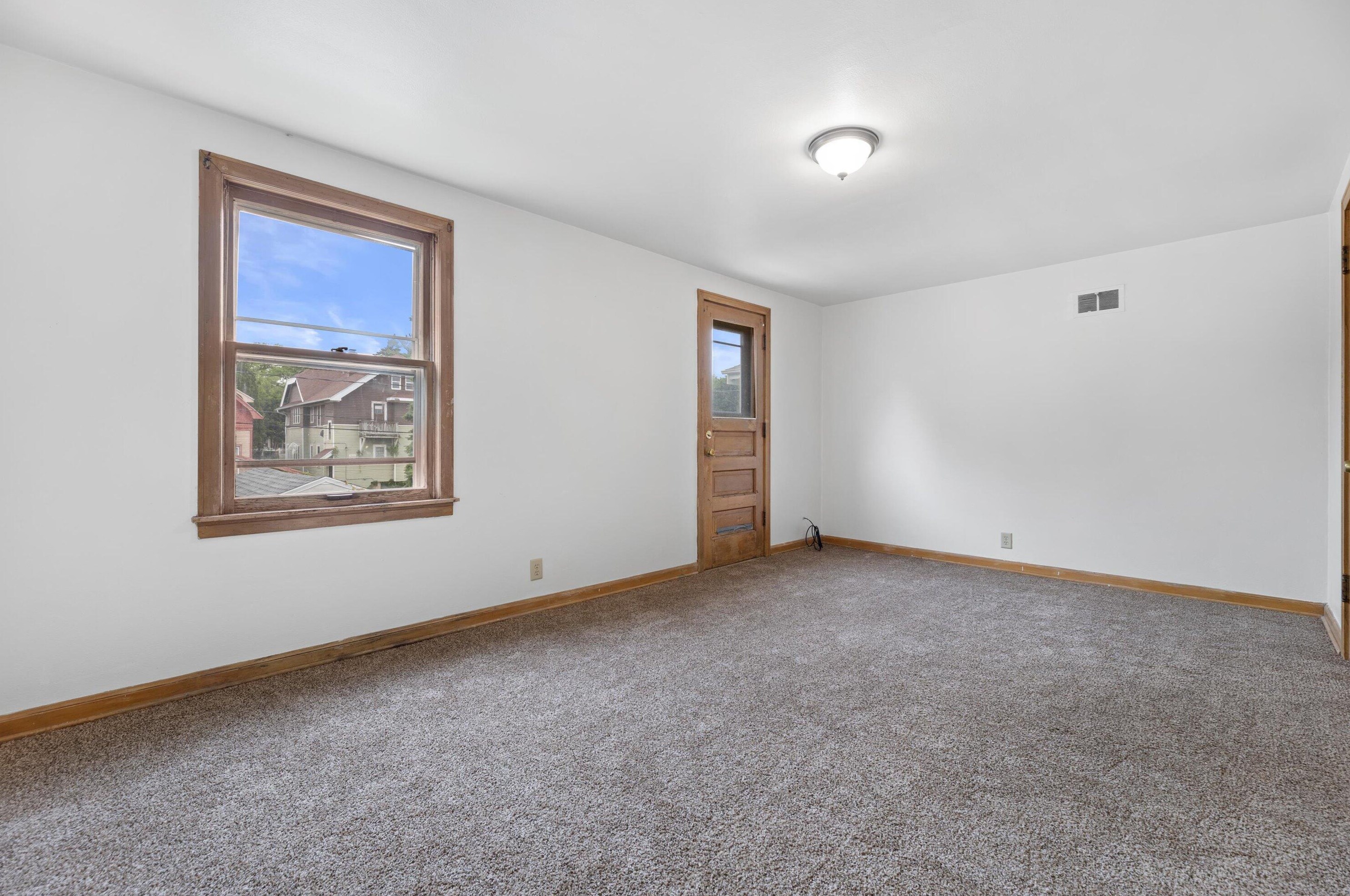 2857 49, Milwaukee WI 53208-3629 exterior