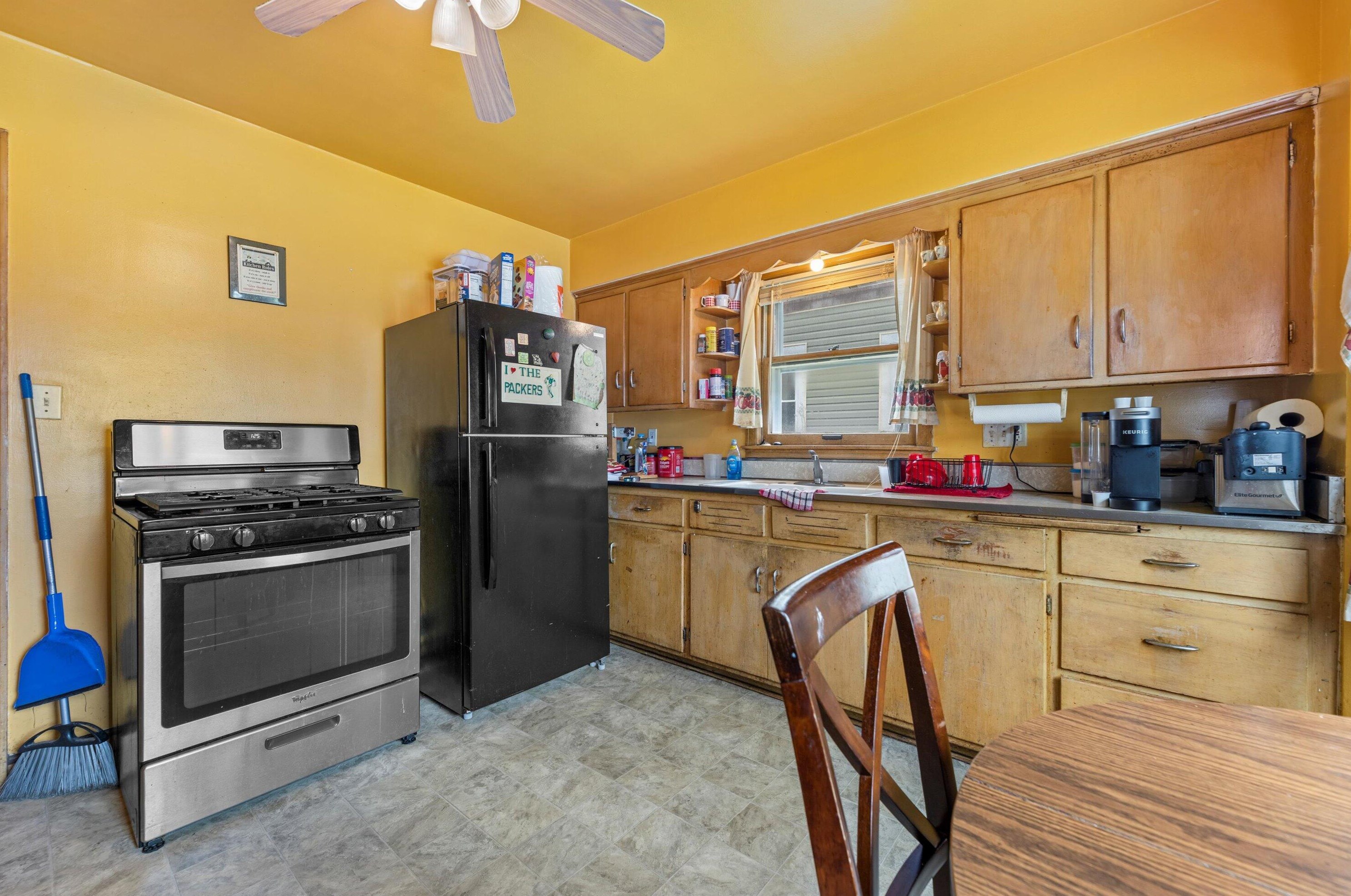 2857 49, Milwaukee WI 53208-3629 exterior