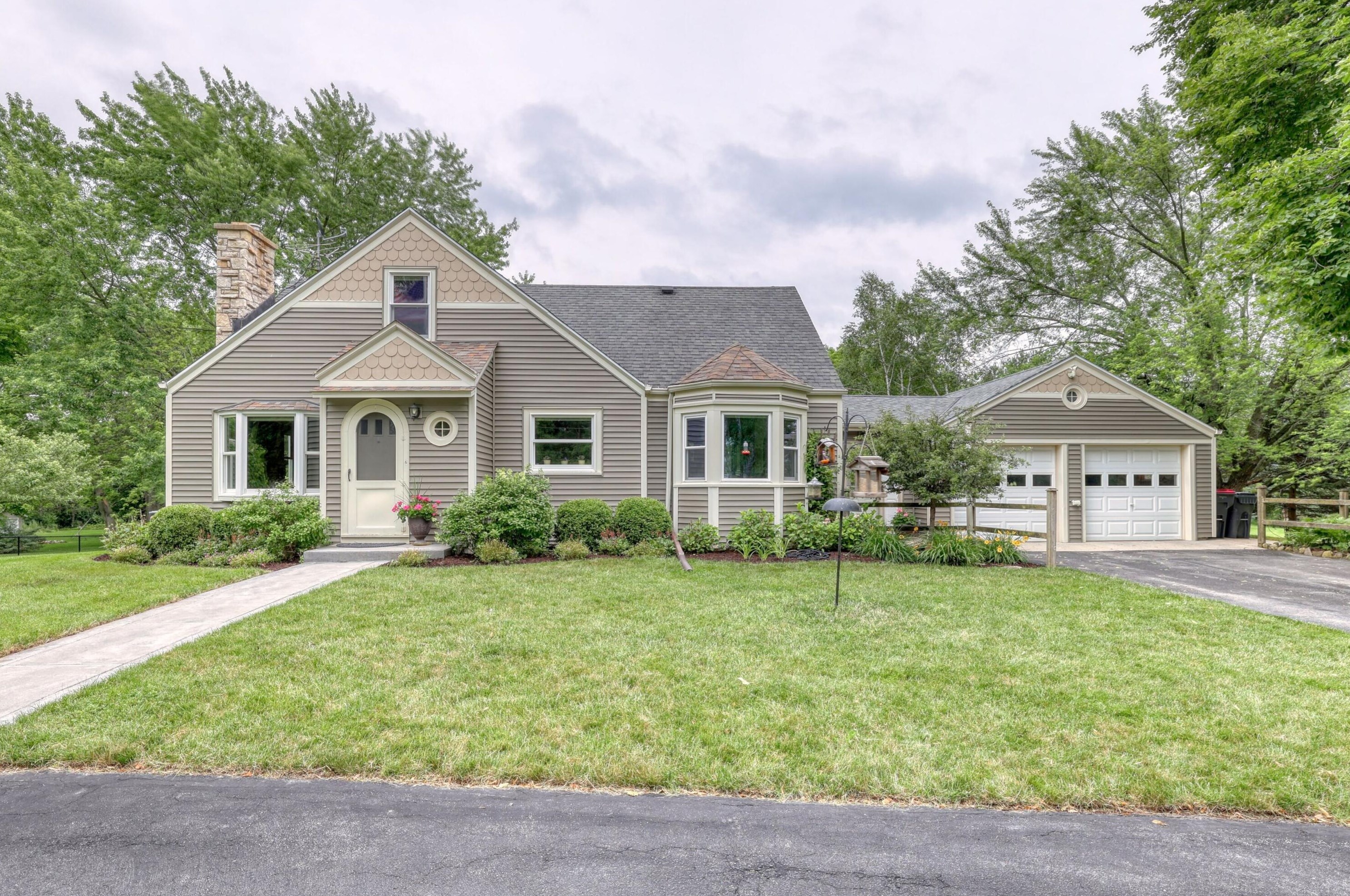 920 Amy Belle Ln, Hubertus, WI 53033-9660