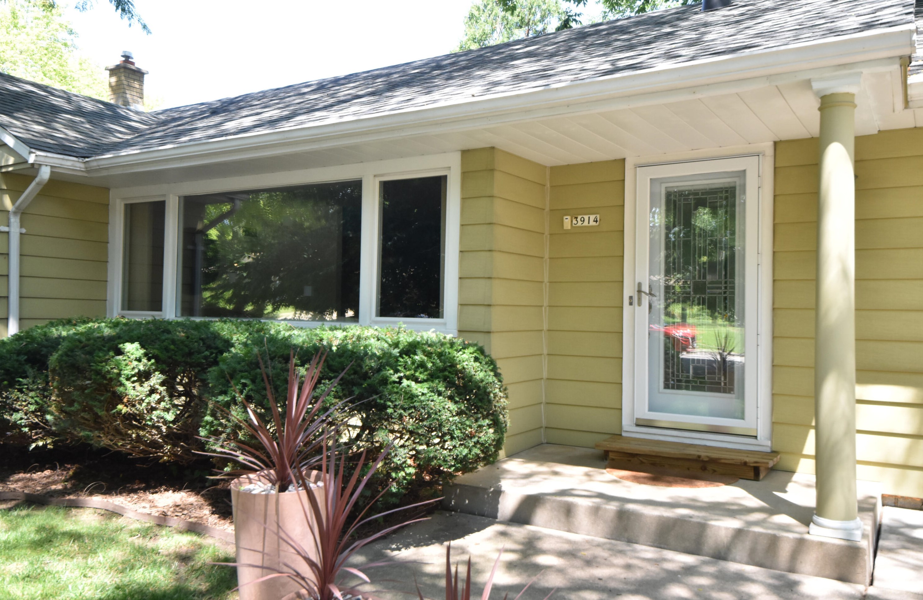 3914 W Portage St, Milwaukee, WI 53209