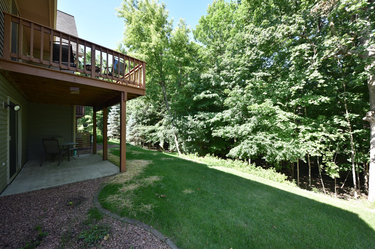 937 E Loos St, Hartford, WI 53027
