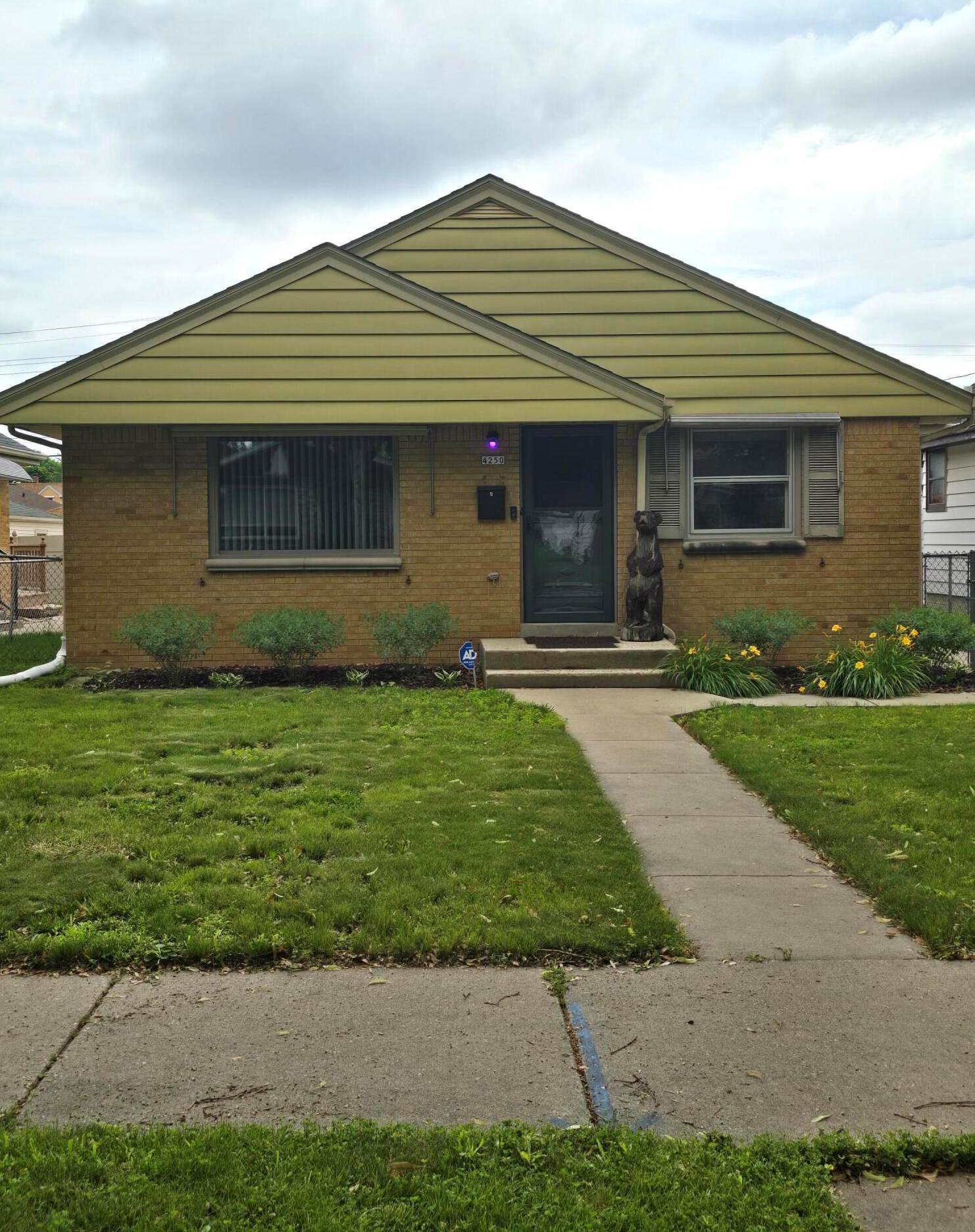 4250 N 73rd St, Milwaukee, WI 53216