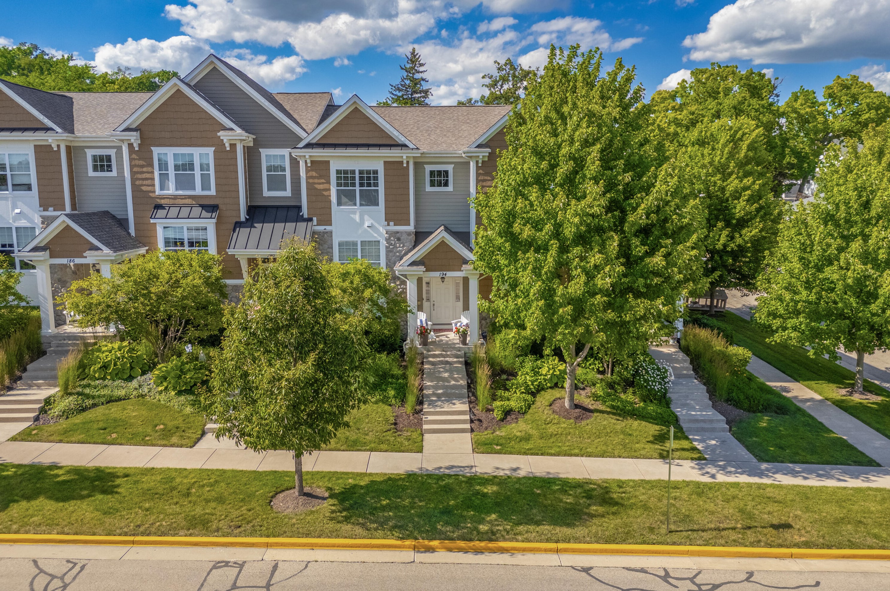 194 3rd Ave, Fontana, WI 53125