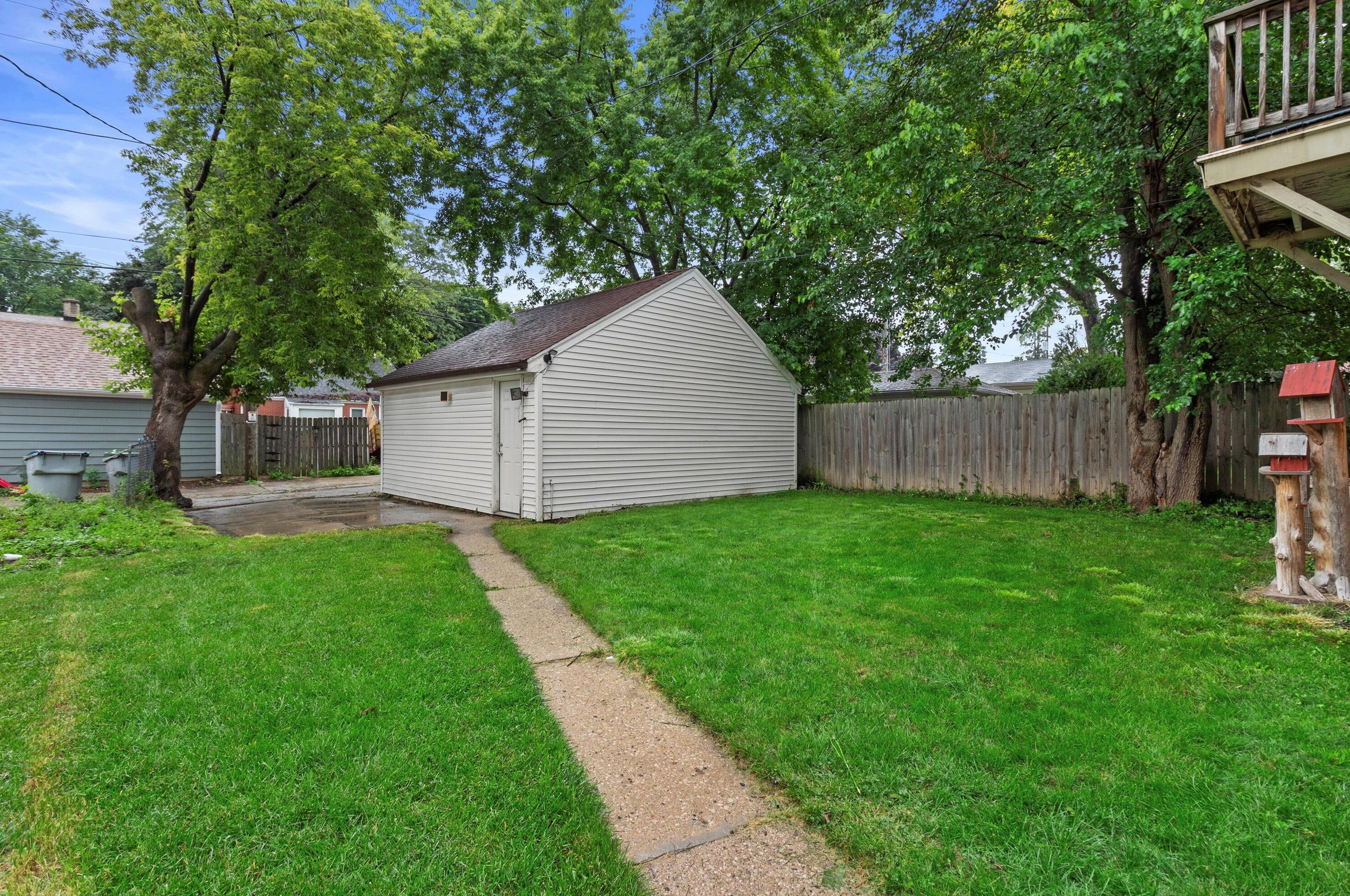 3209 77th St, Milwaukee WI  53219-3743 exterior