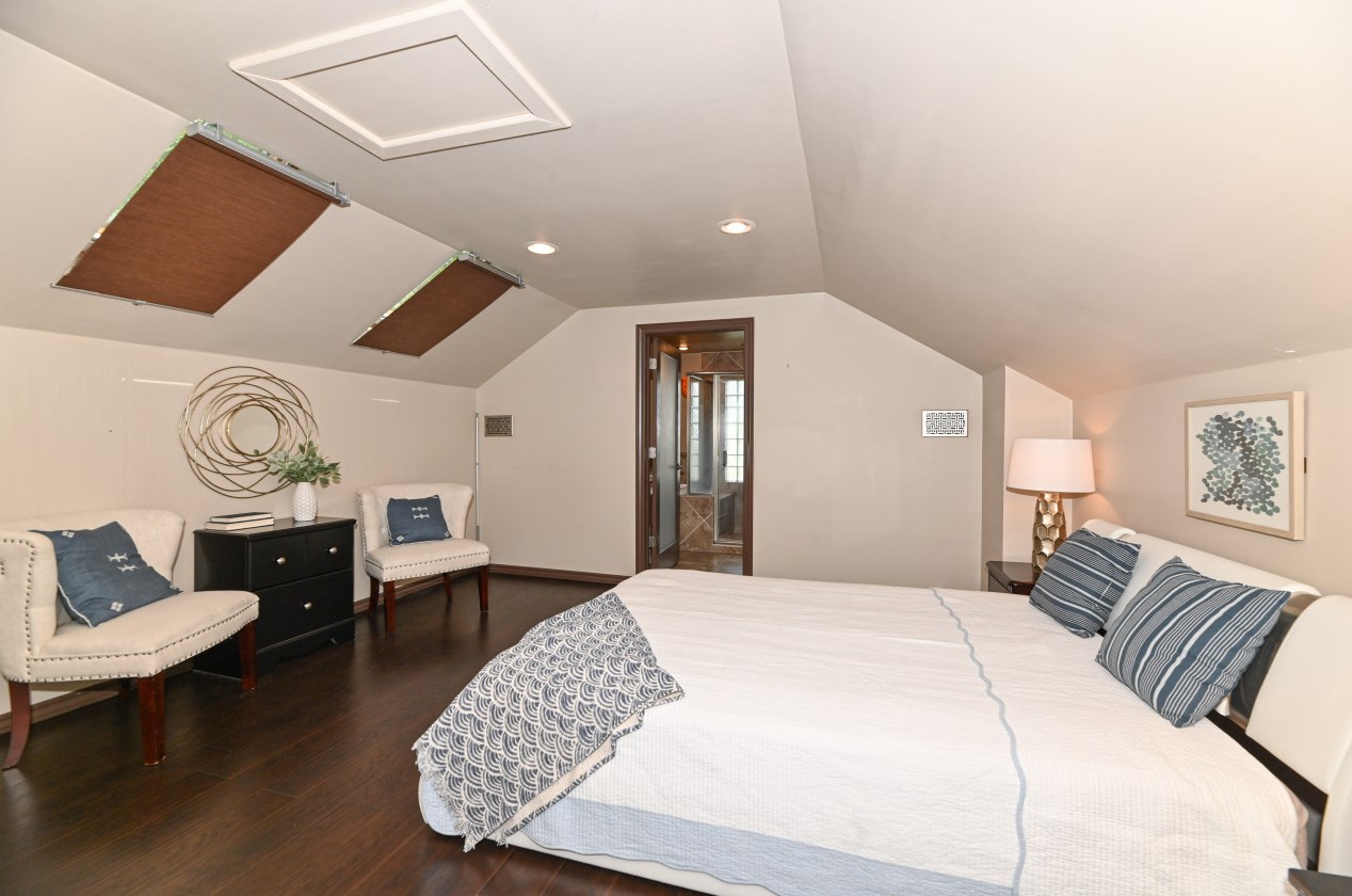 2331 118, Milwaukee WI 53226-1125 exterior