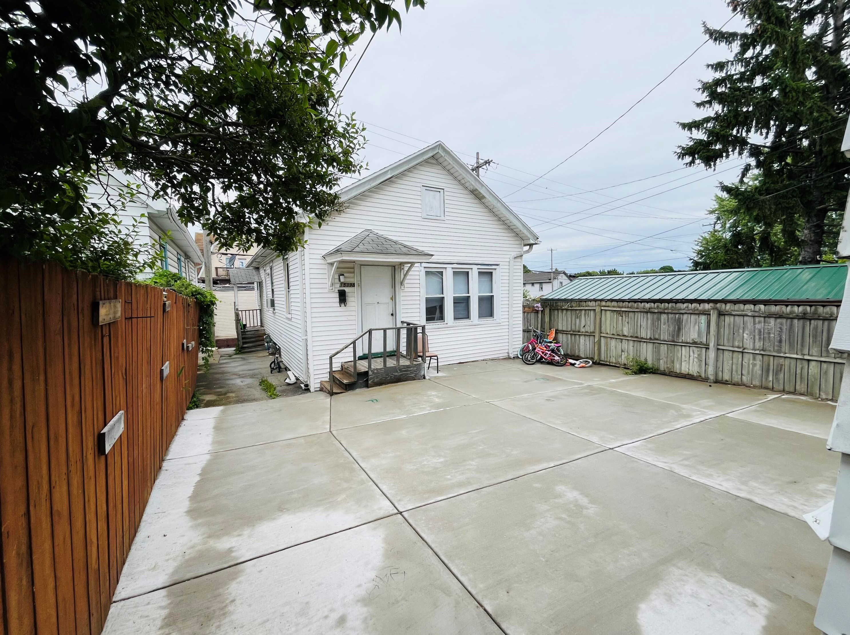 1539 11th St, Milwaukee WI  53204-2861 exterior