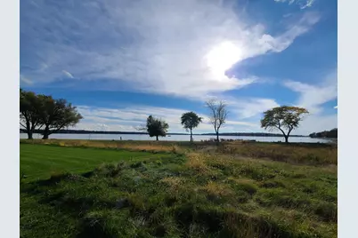 2702  Harbor Ct, Delavan, WI 53115 - Photo 32