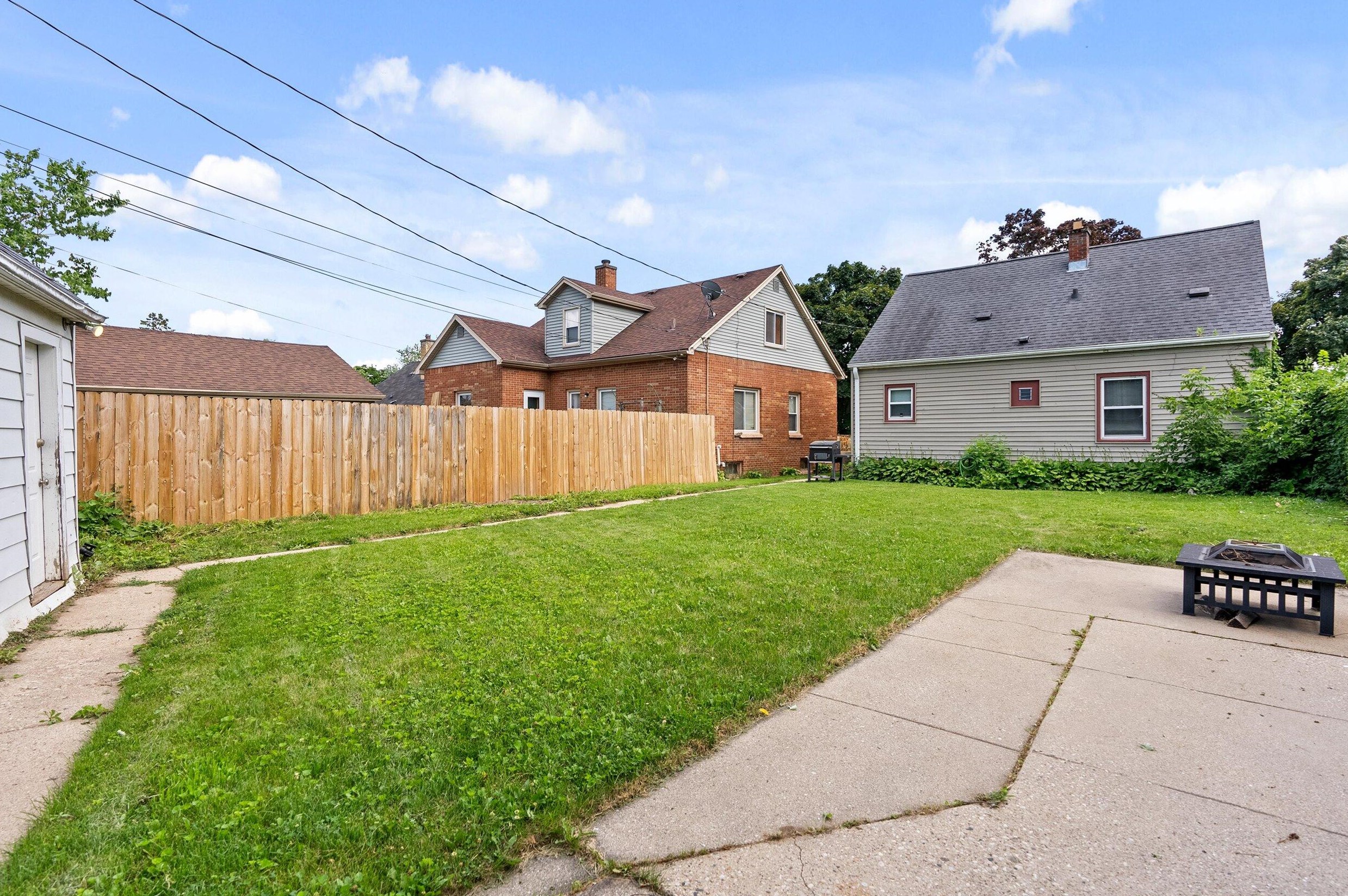 5828 W Melvina St, Milwaukee, WI 53216