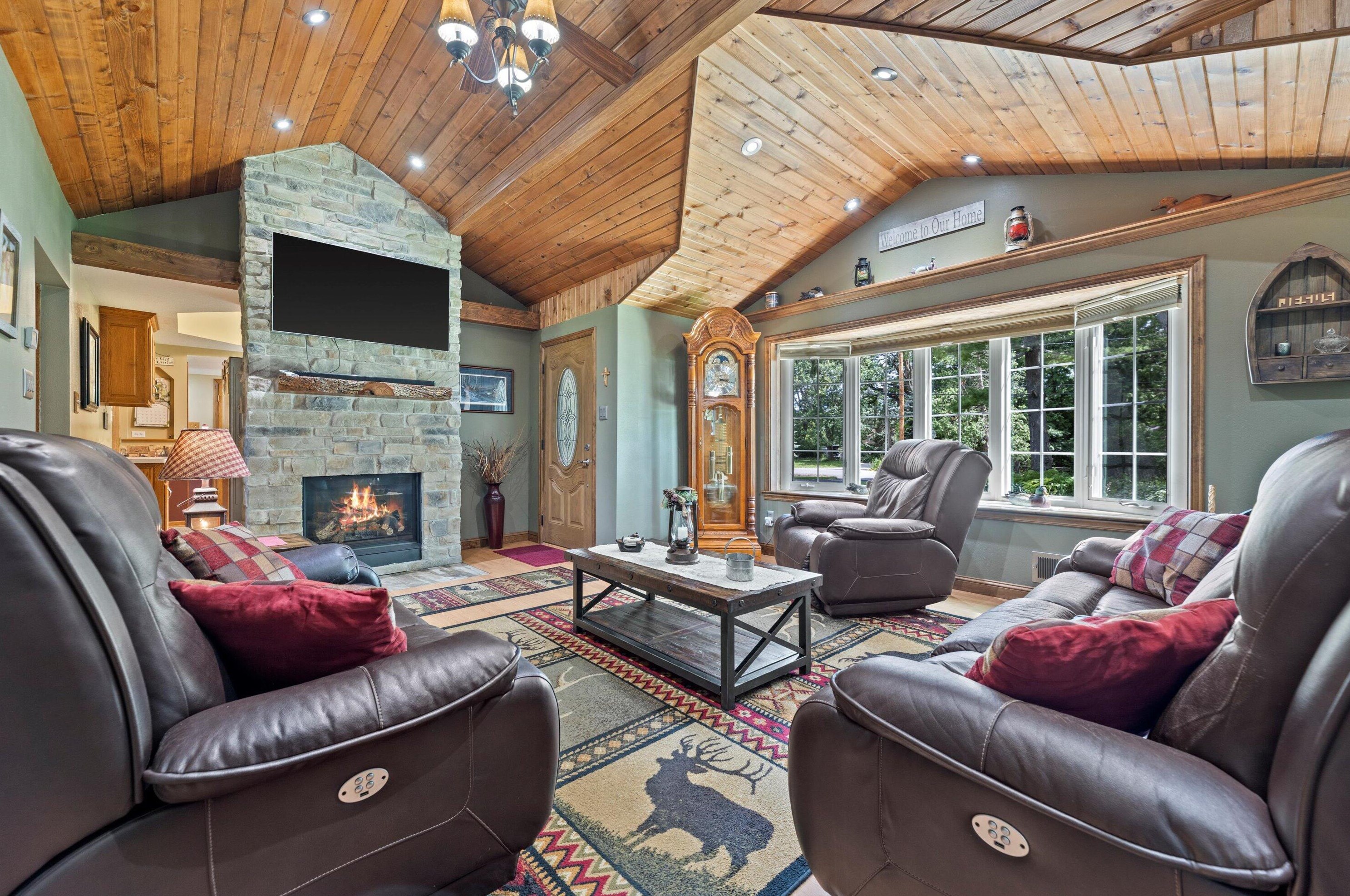 11510 W Mayers Dr, Hales Corners, WI 53132