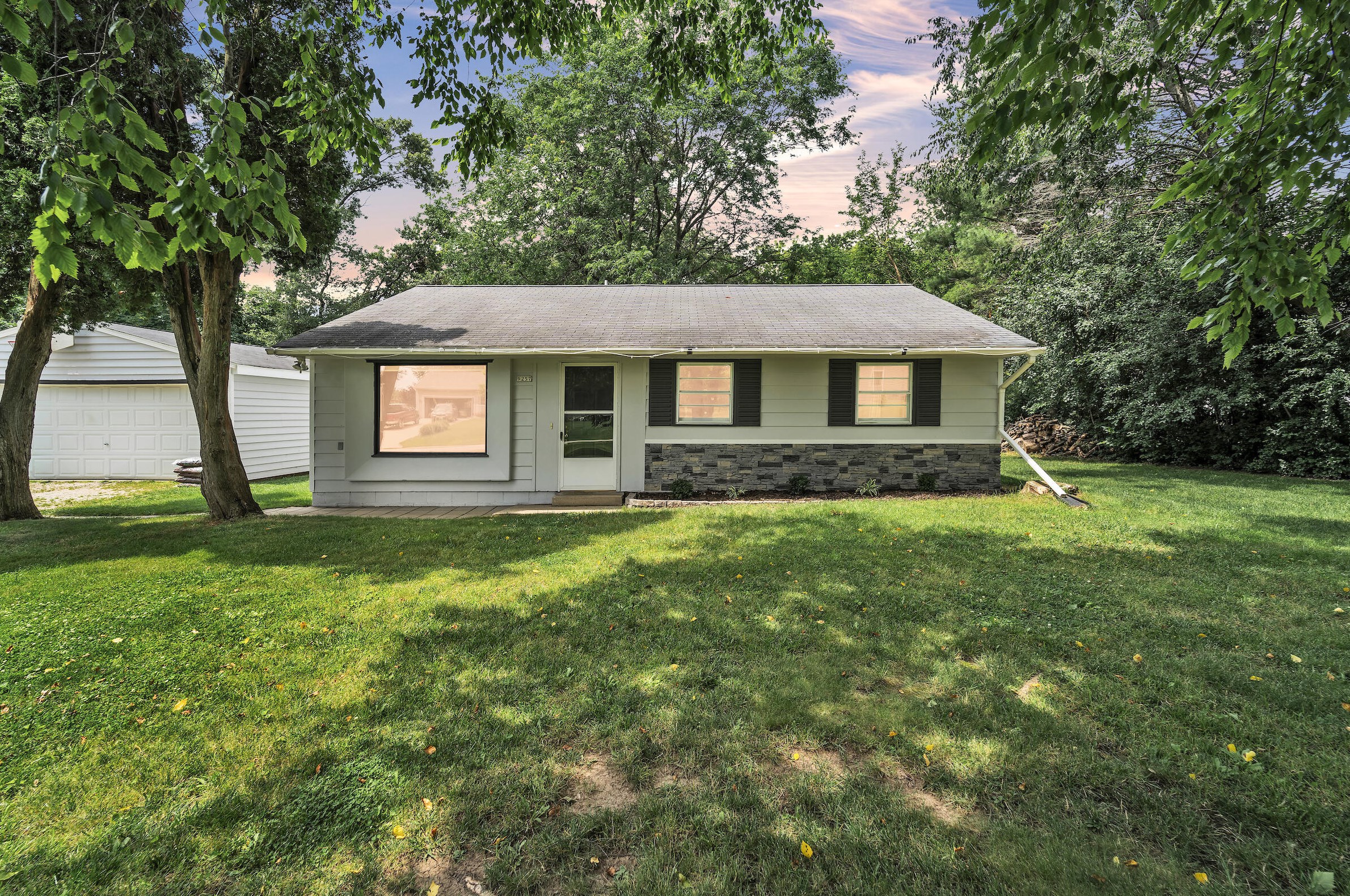 9257 S 94th St, Hales Corners, WI 53132