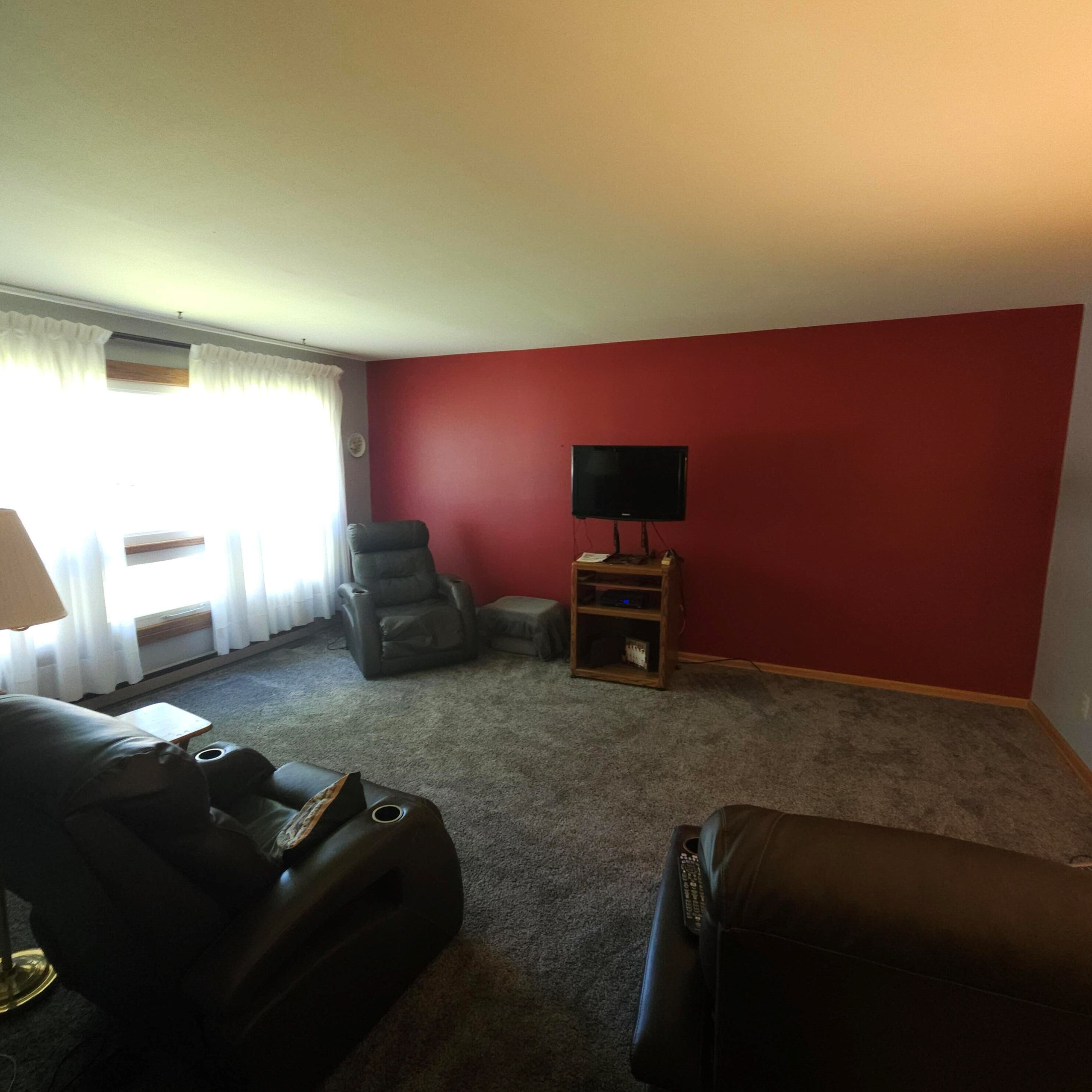 213 E State Rd, North Prairie, WI 53153