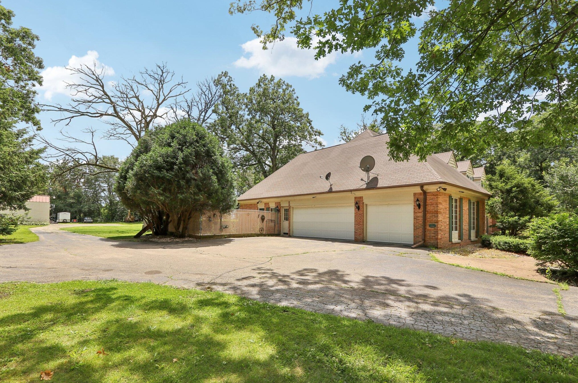 1317 Getzen Pl, Elkhorn, WI 53121