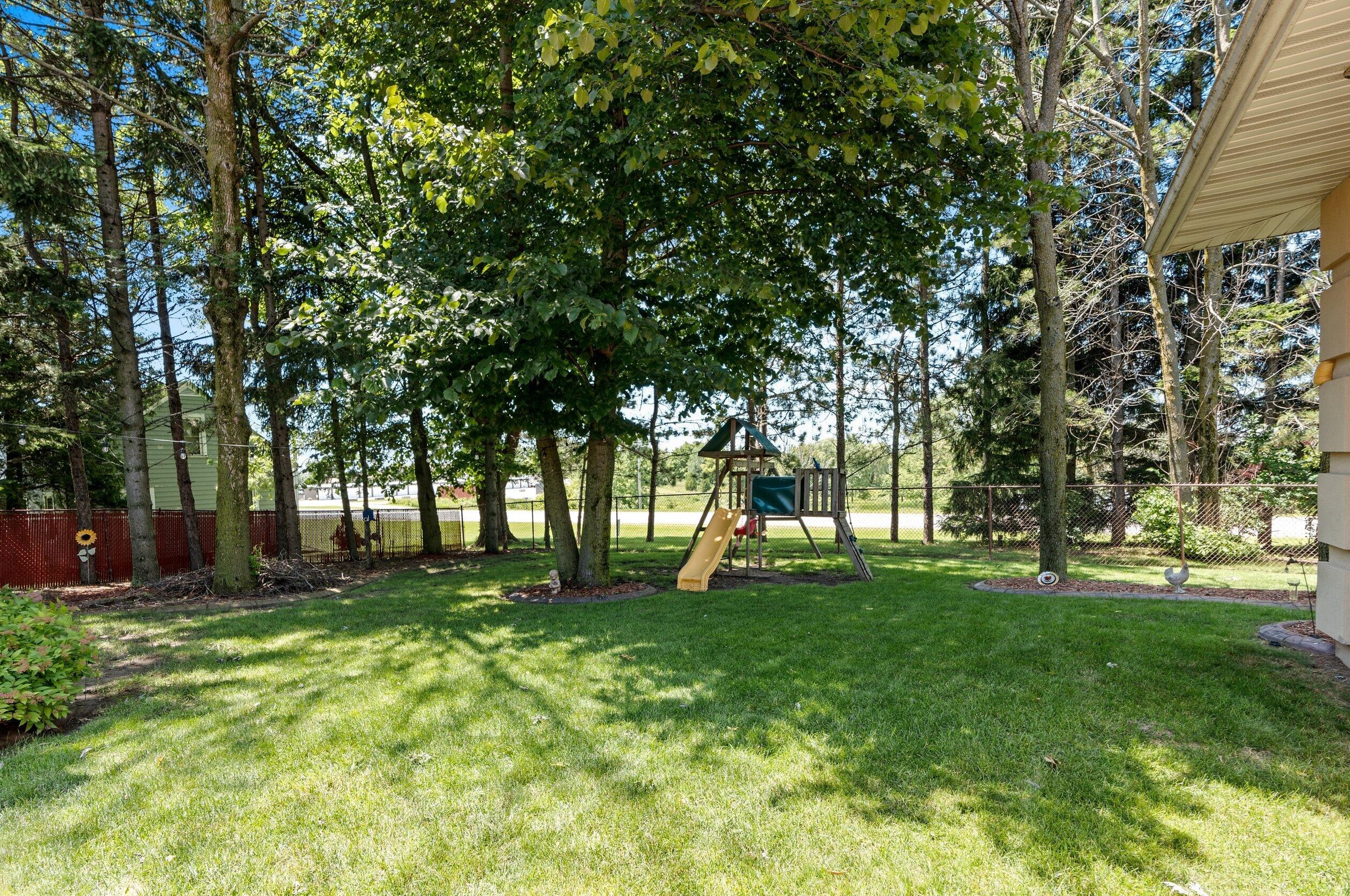 4159 Silver Creek Rd, Manitowoc WI  54220-9233 exterior