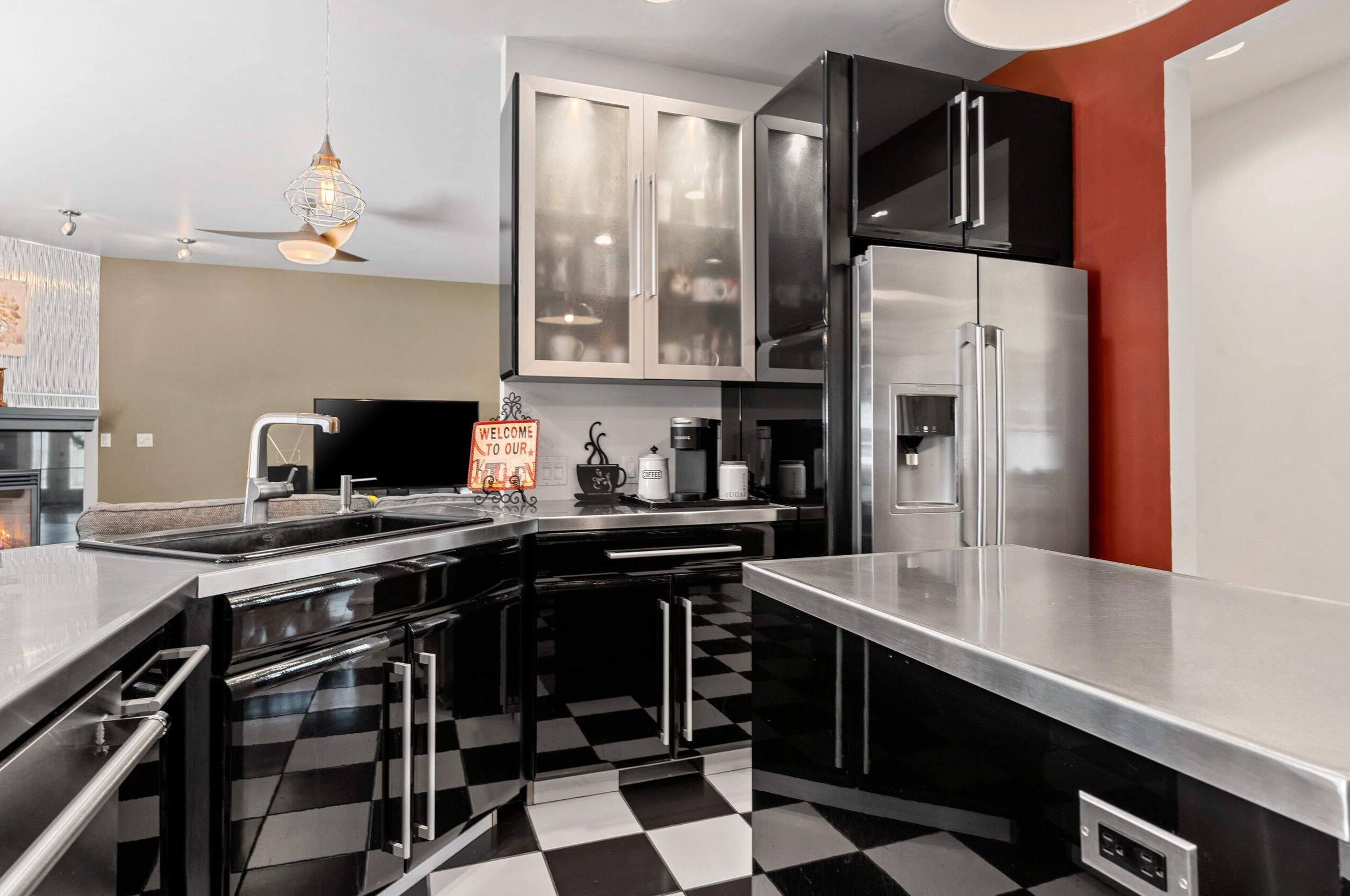 4159 Silver Creek Rd, Manitowoc WI  54220-9233 exterior