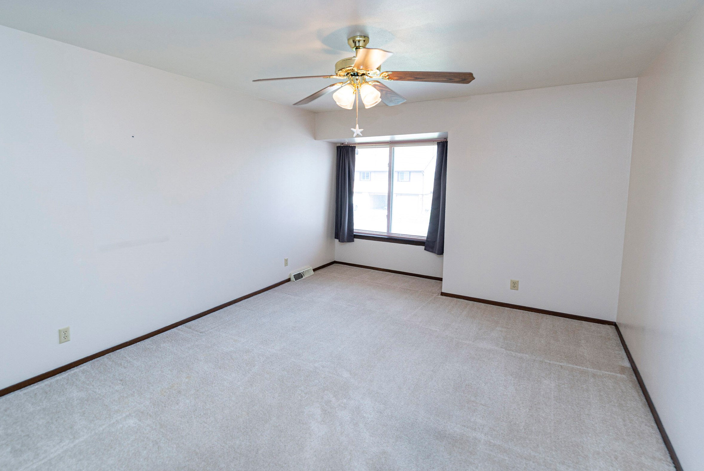 6360 20th St, Milwaukee WI 53221-5255 exterior