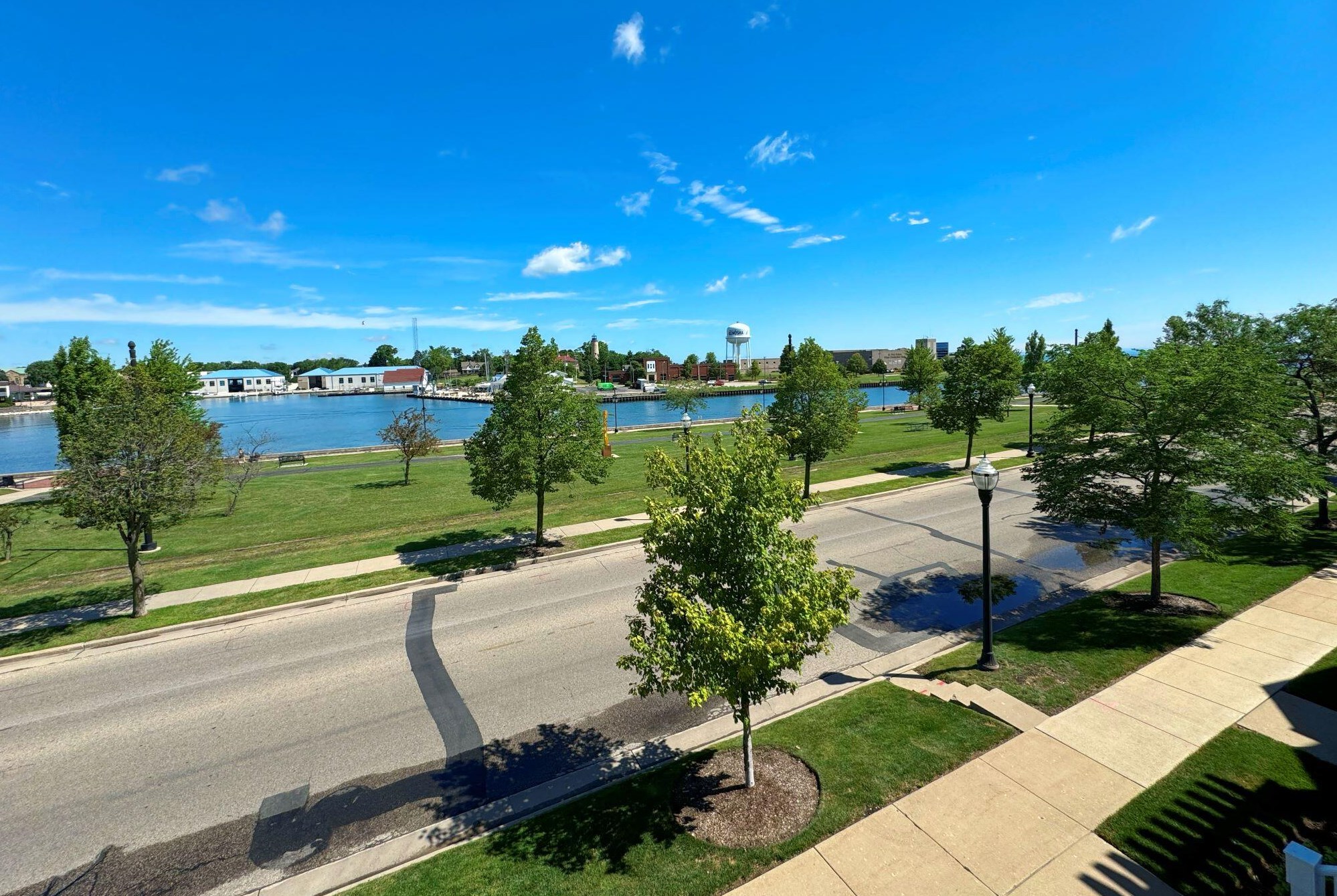 337 54th St, Kenosha, WI 53140-3792
