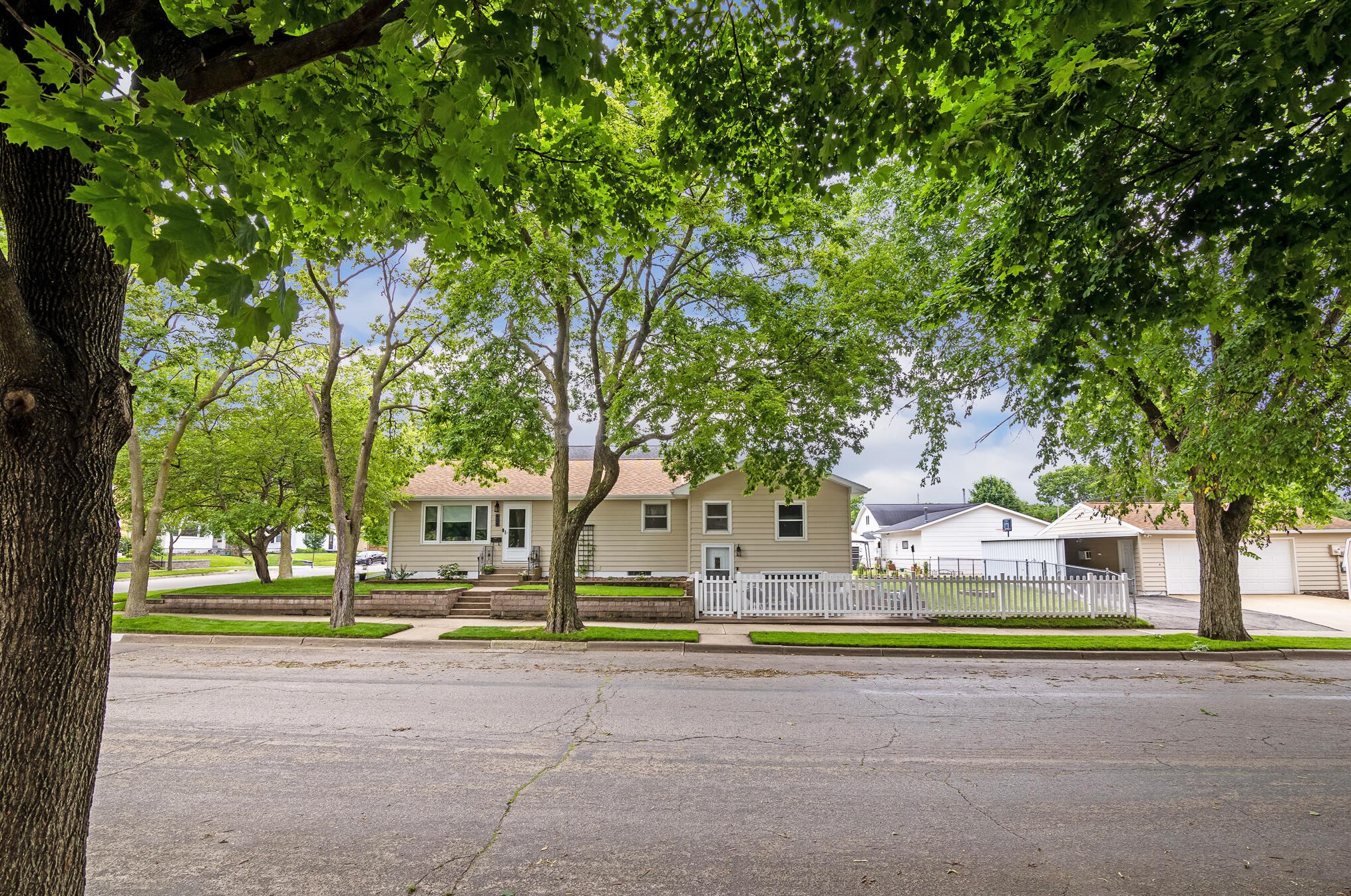 928 North St, La Crosse, WI 54603