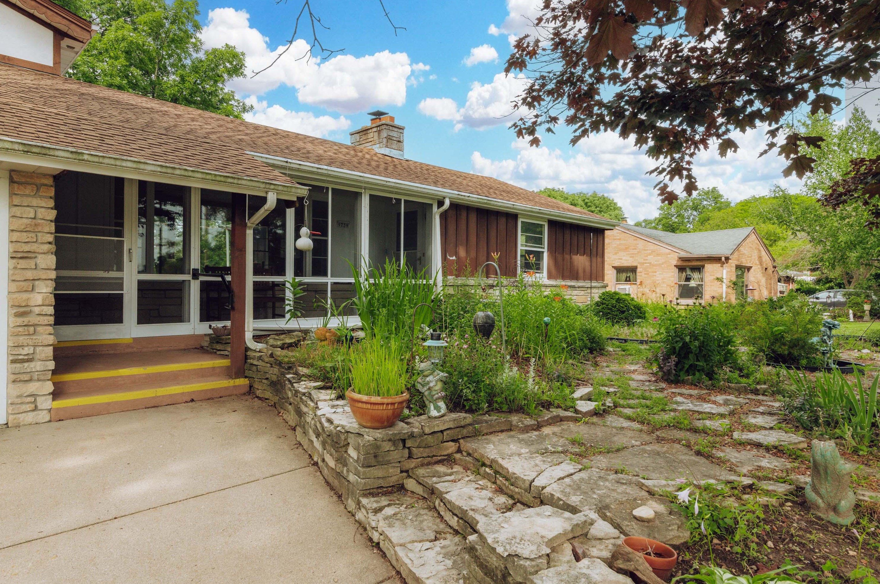 9739 Edgerton Ave, Hales Corners, WI 53130-1531