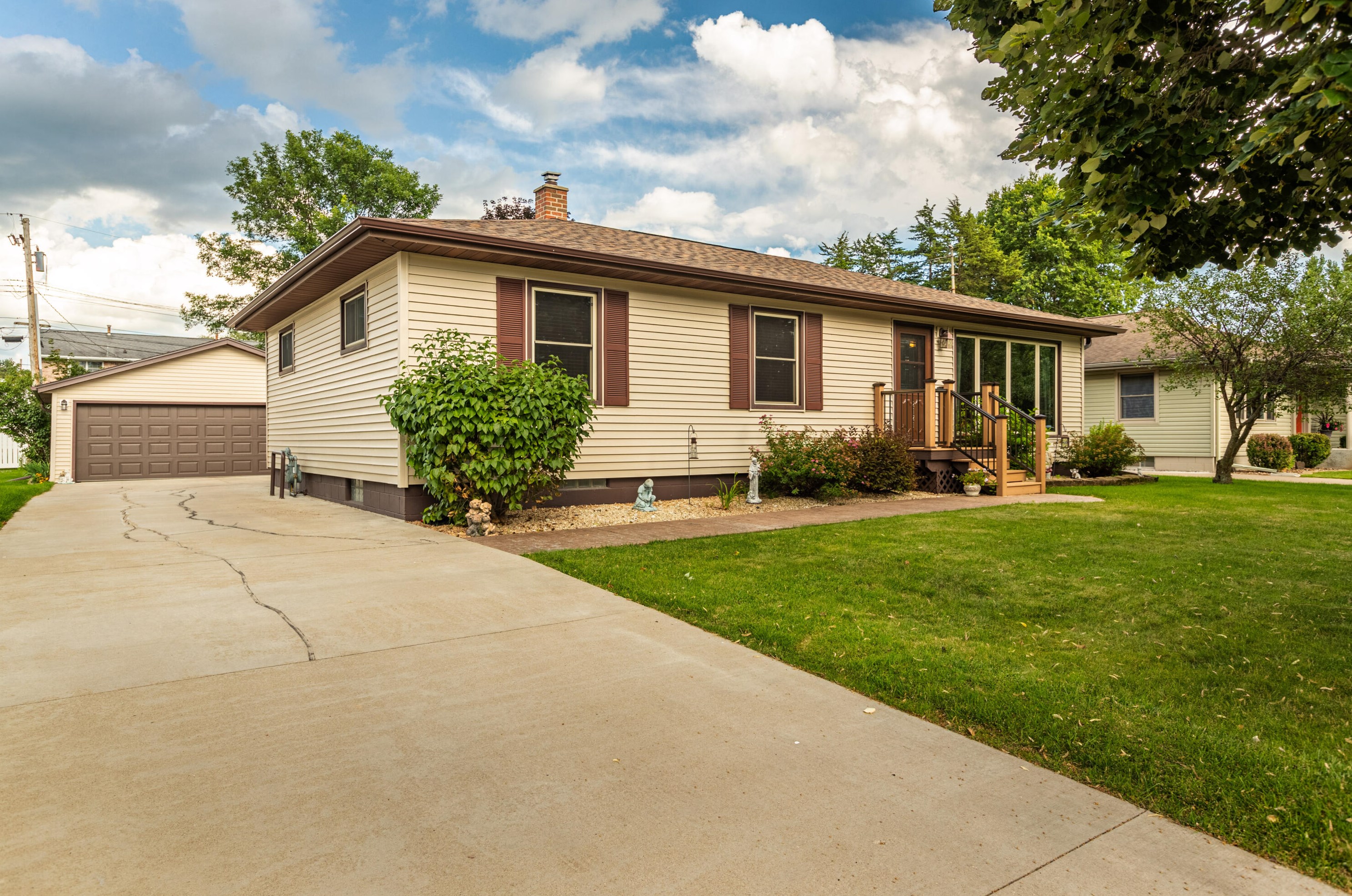 2121 31st St, La Crosse, WI 54601
