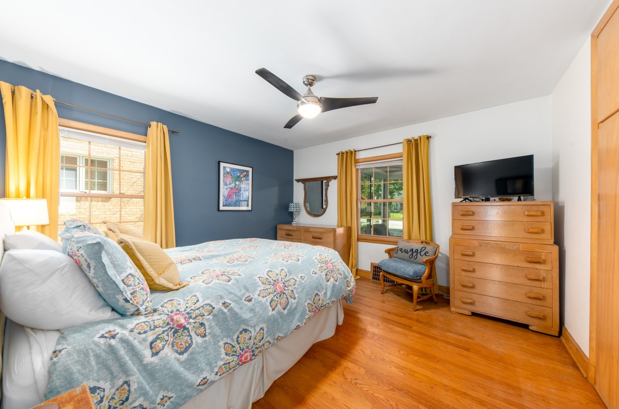 2337 81, Milwaukee WI 53219-1729 exterior