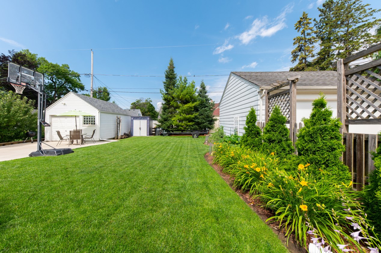 2337 81, Milwaukee WI 53219-1729 exterior