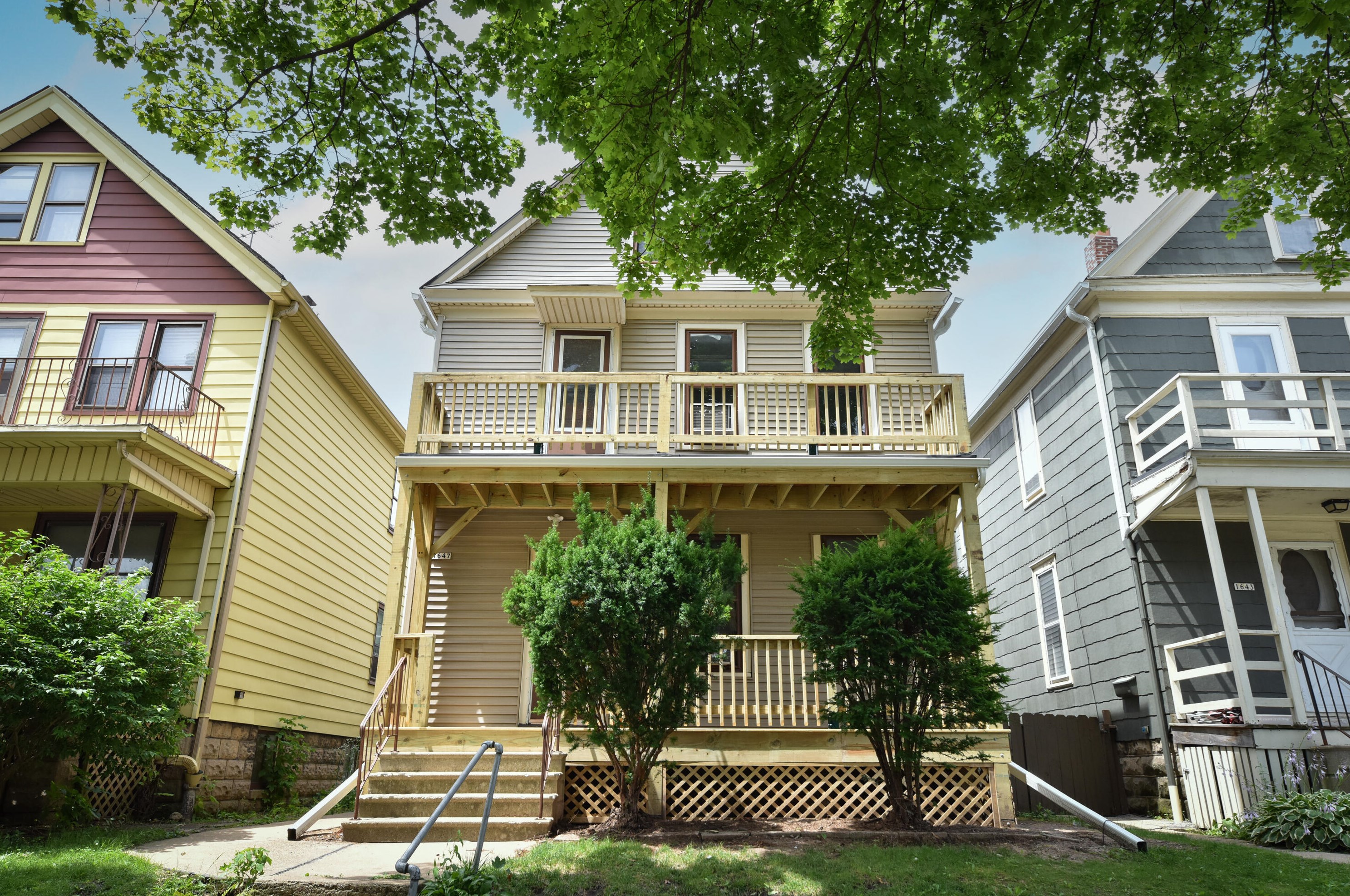 1645 63rd St, Milwaukee, WI 53214-5015