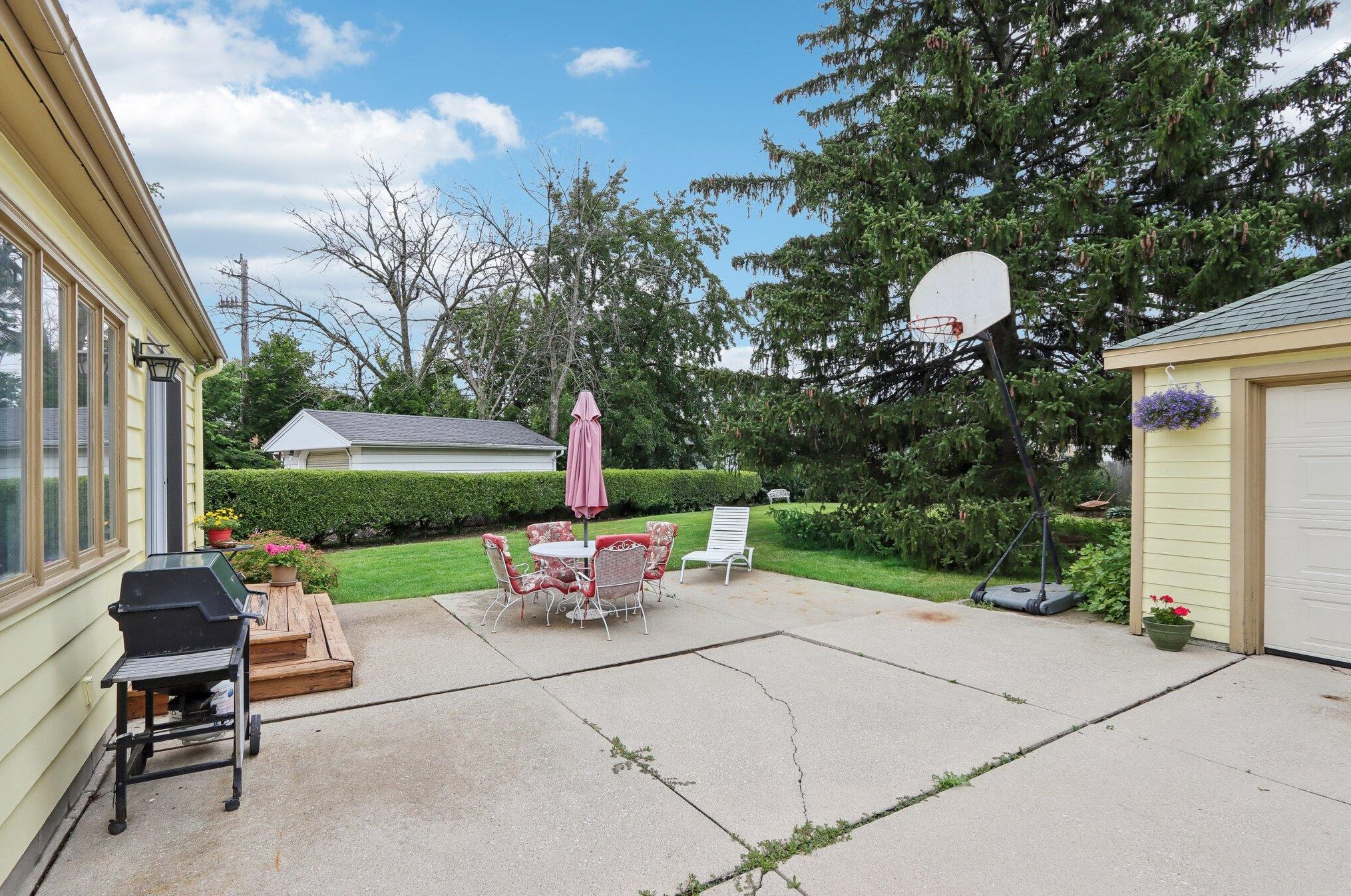 2728 63rd St, Milwaukee WI  53210-2148 exterior