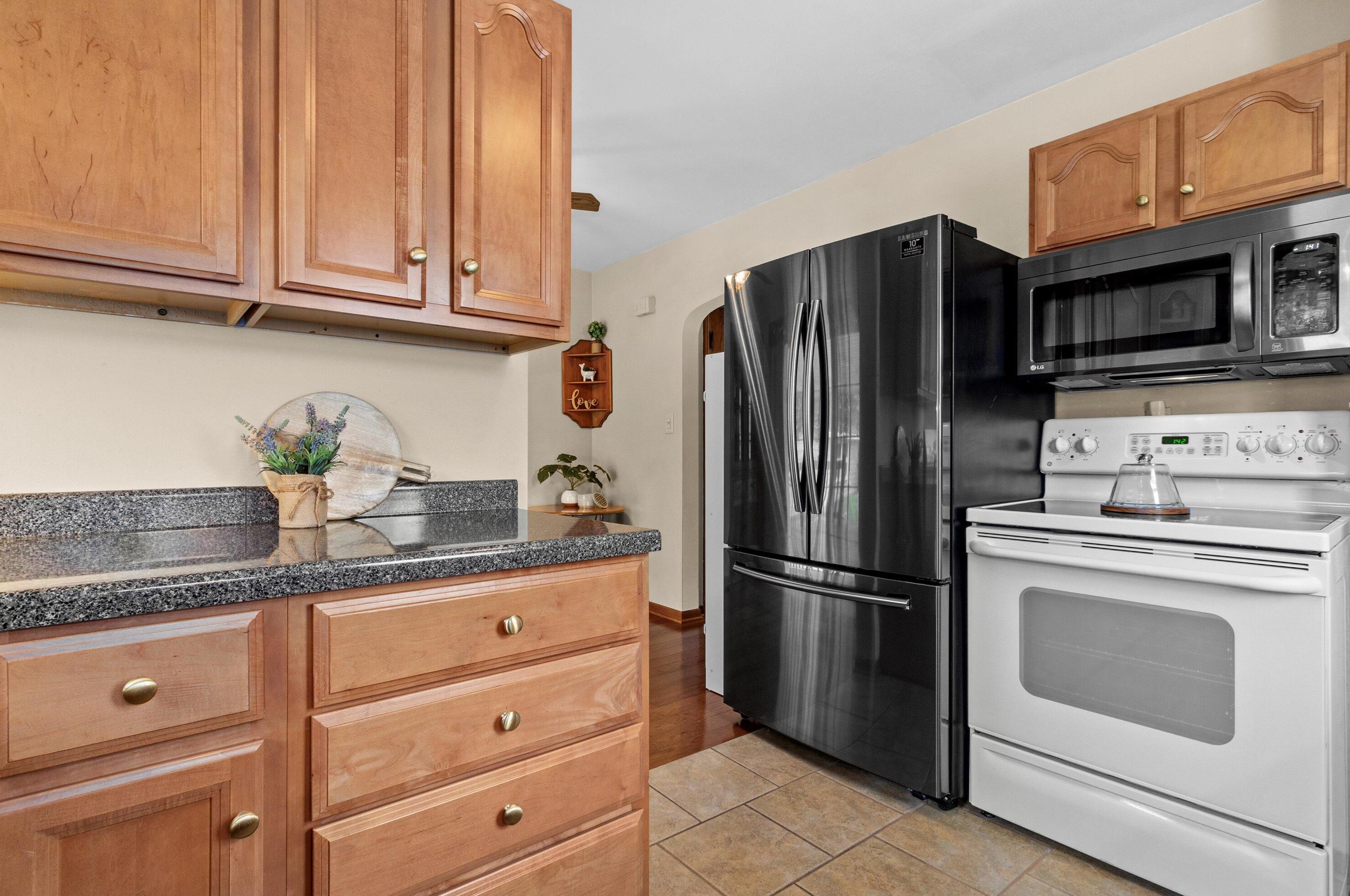 1205 93, Milwaukee WI 53214-2712 exterior