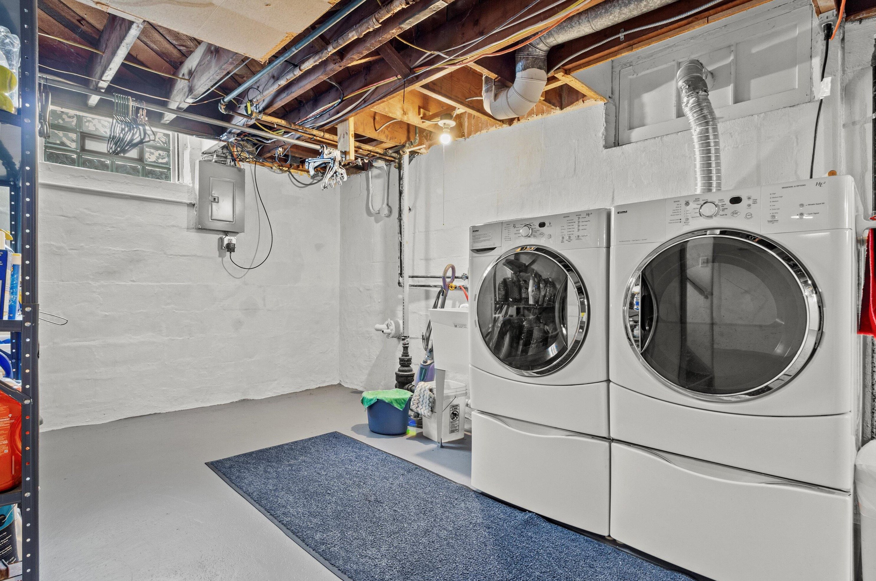 1205 93, Milwaukee WI 53214-2712 exterior