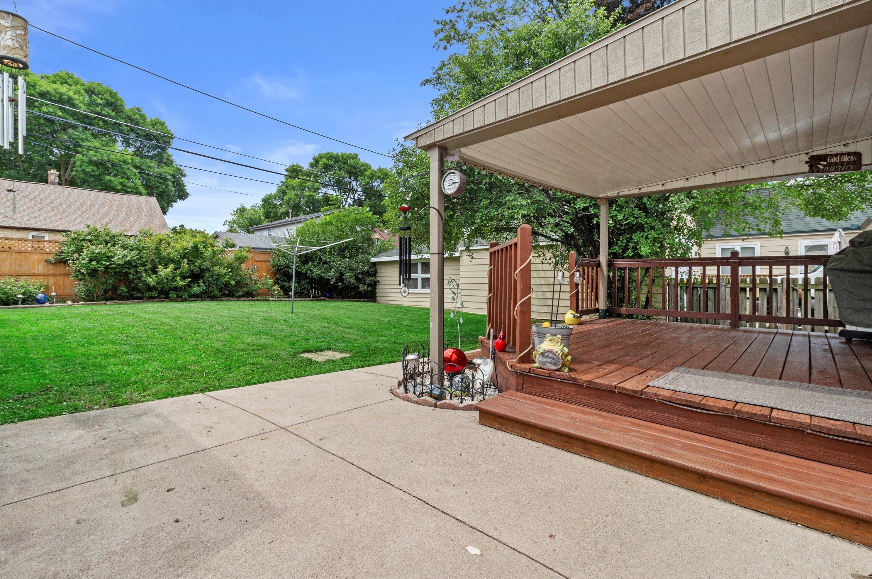 1205 93, Milwaukee WI 53214-2712 exterior