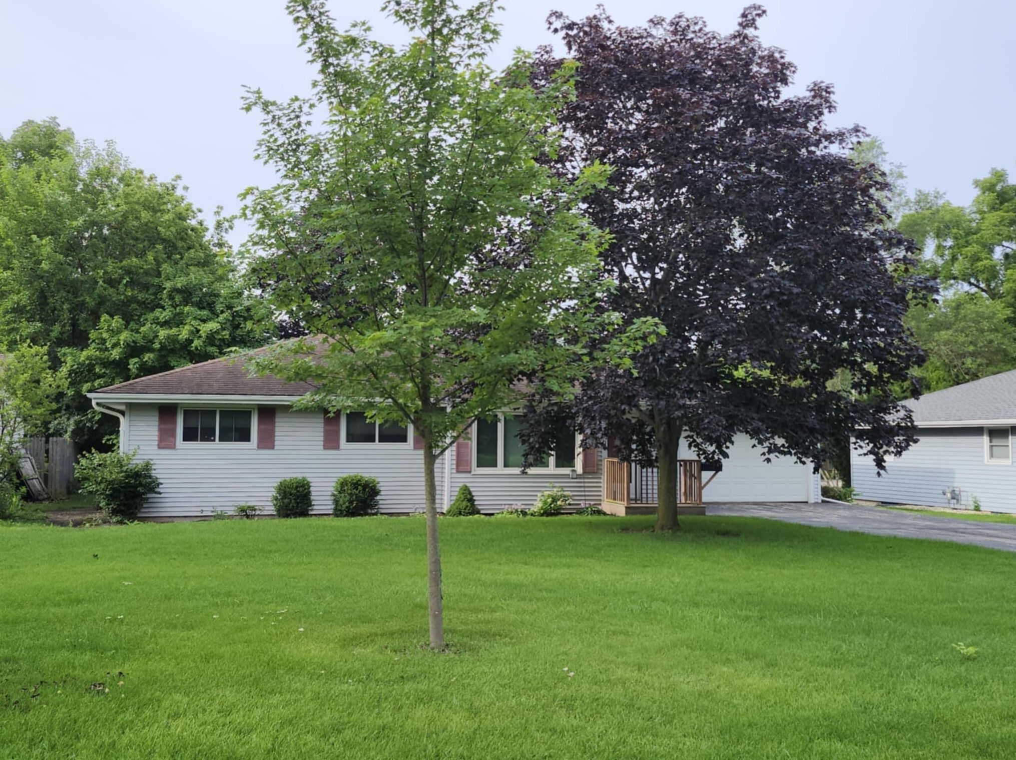 409 Oakhurst Ave, Union Grove, WI 53182
