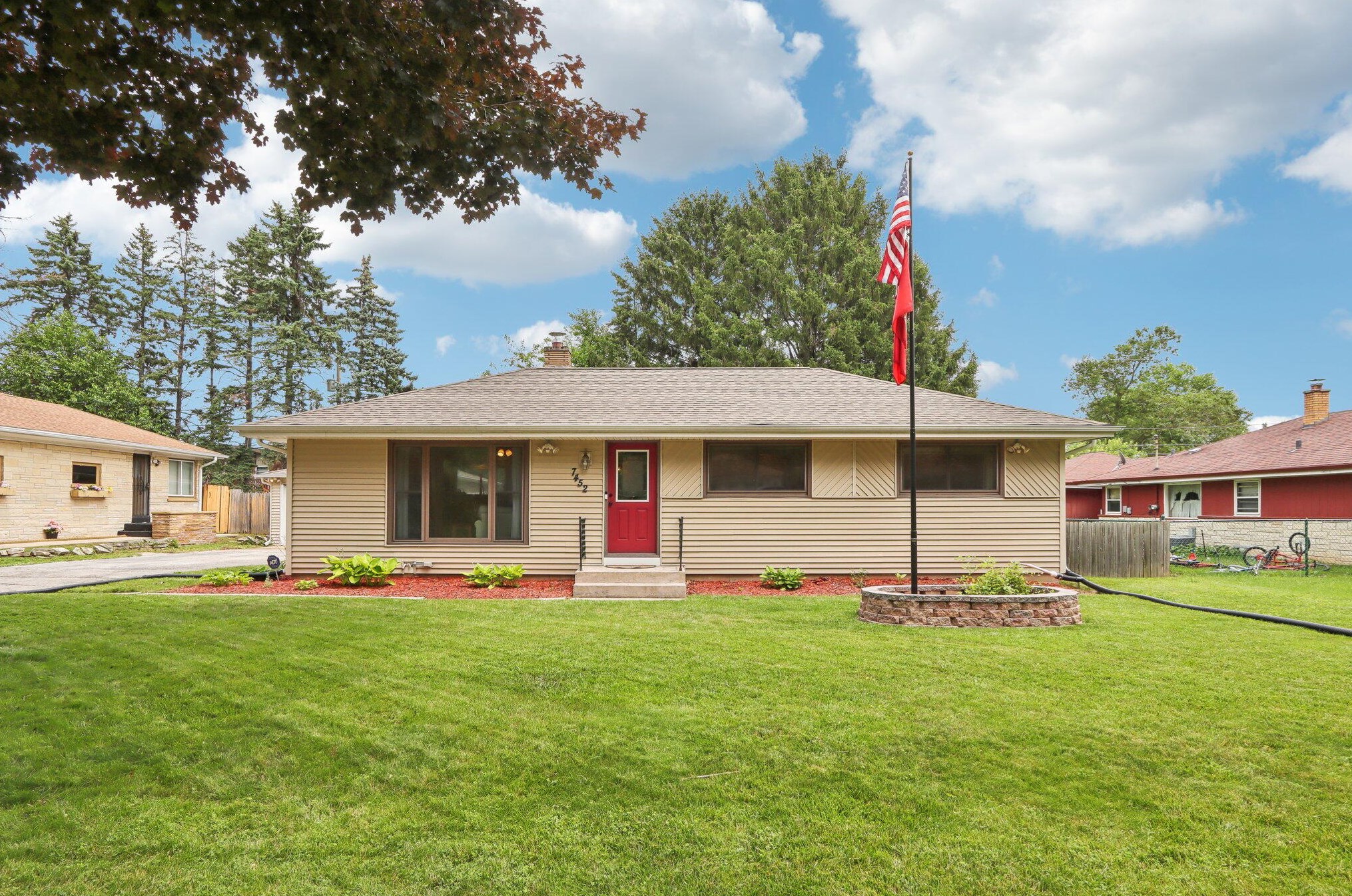 7452 N 38th St, Milwaukee, WI 53209