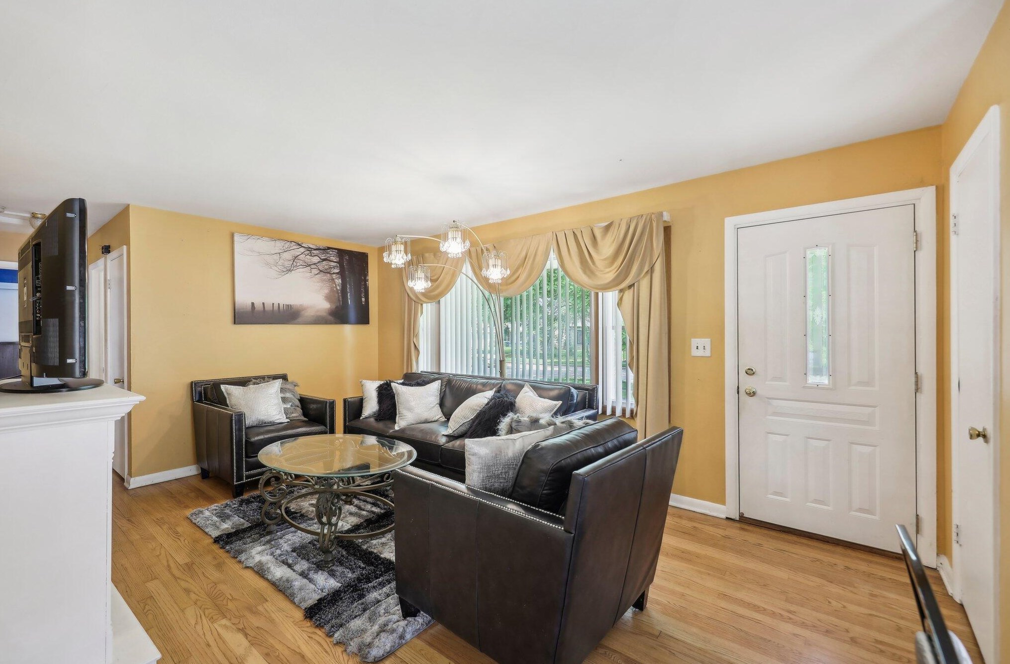 5855 N 80th St, Milwaukee, WI 53218
