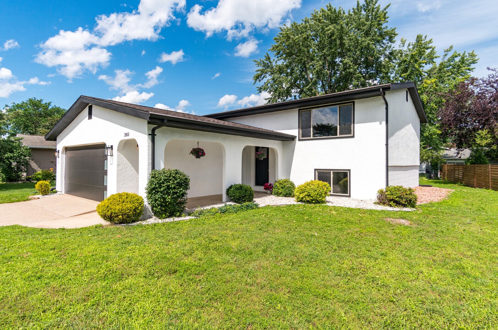 2815 Robin Hood Dr, La Crosse, WI 54601