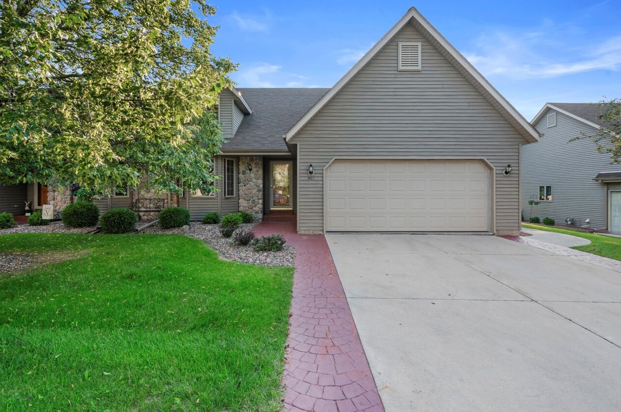 967 E Loos St, Hartford, WI 53027