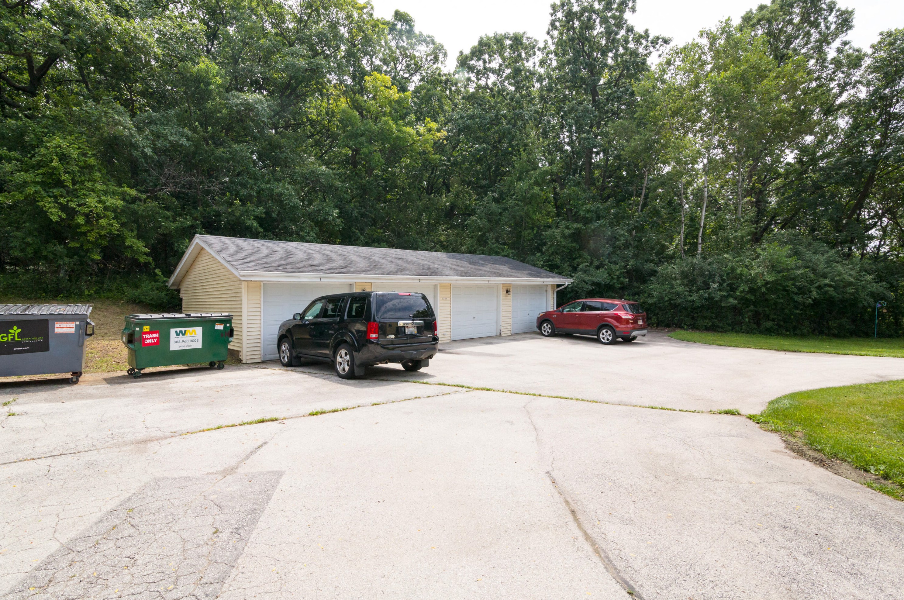 719 Princeton Ct, Chenequa, WI 53029