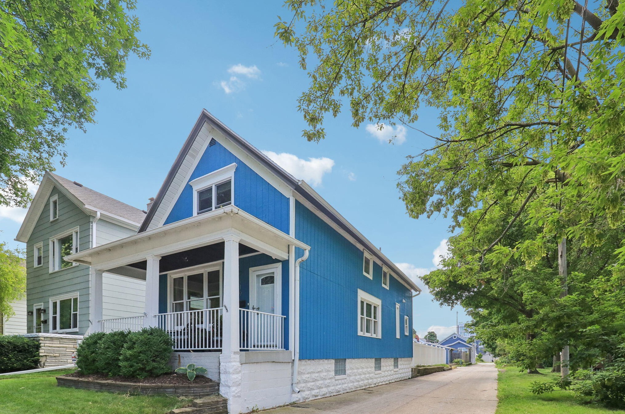 2119 Mound St, Milwaukee WI  53207-1331 exterior