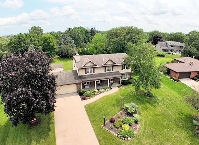 2480 Scheibe Dr, Brookfield, WI 53005