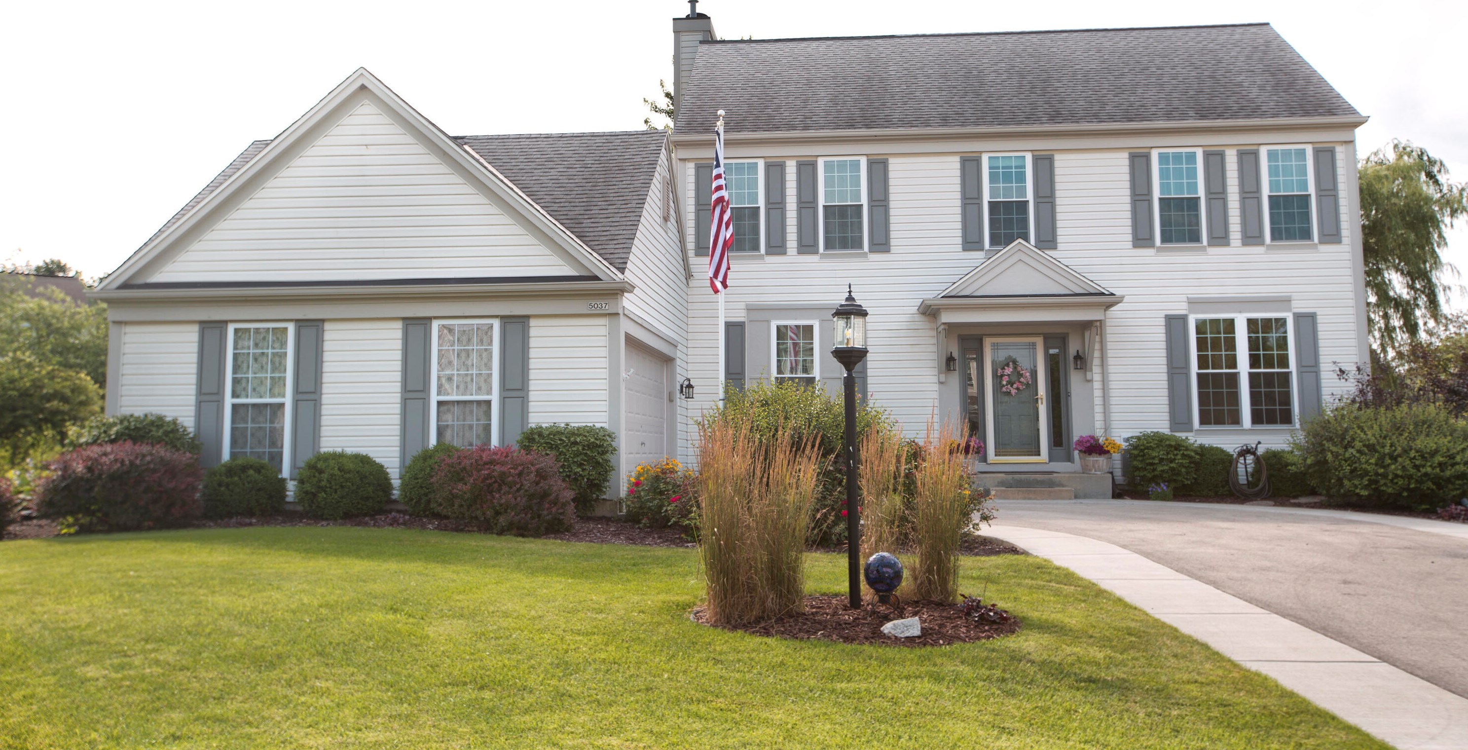 5037 W Forest Hill Ave, Hales Corners, WI 53132