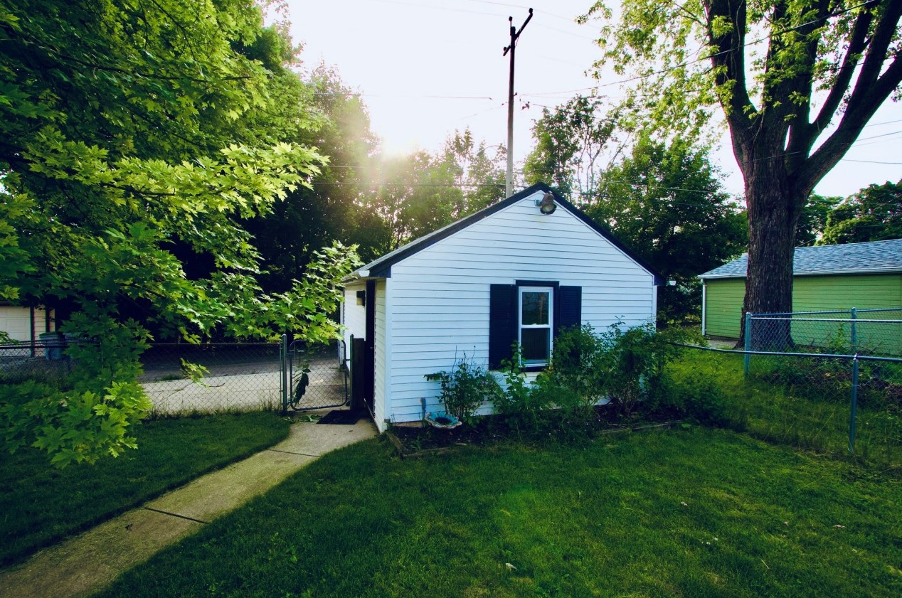 2855 89th St, Milwaukee WI  53222-4603 exterior