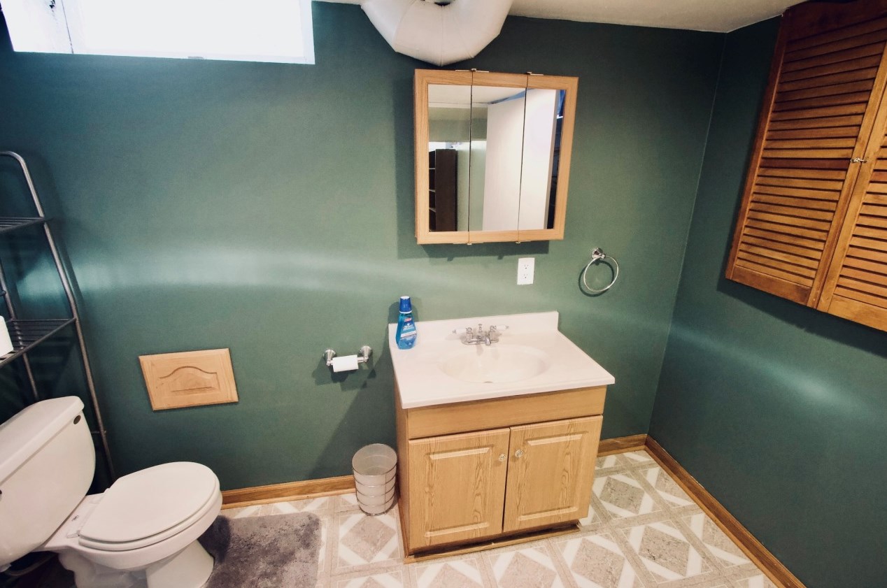 2855 89th St, Milwaukee WI  53222-4603 exterior