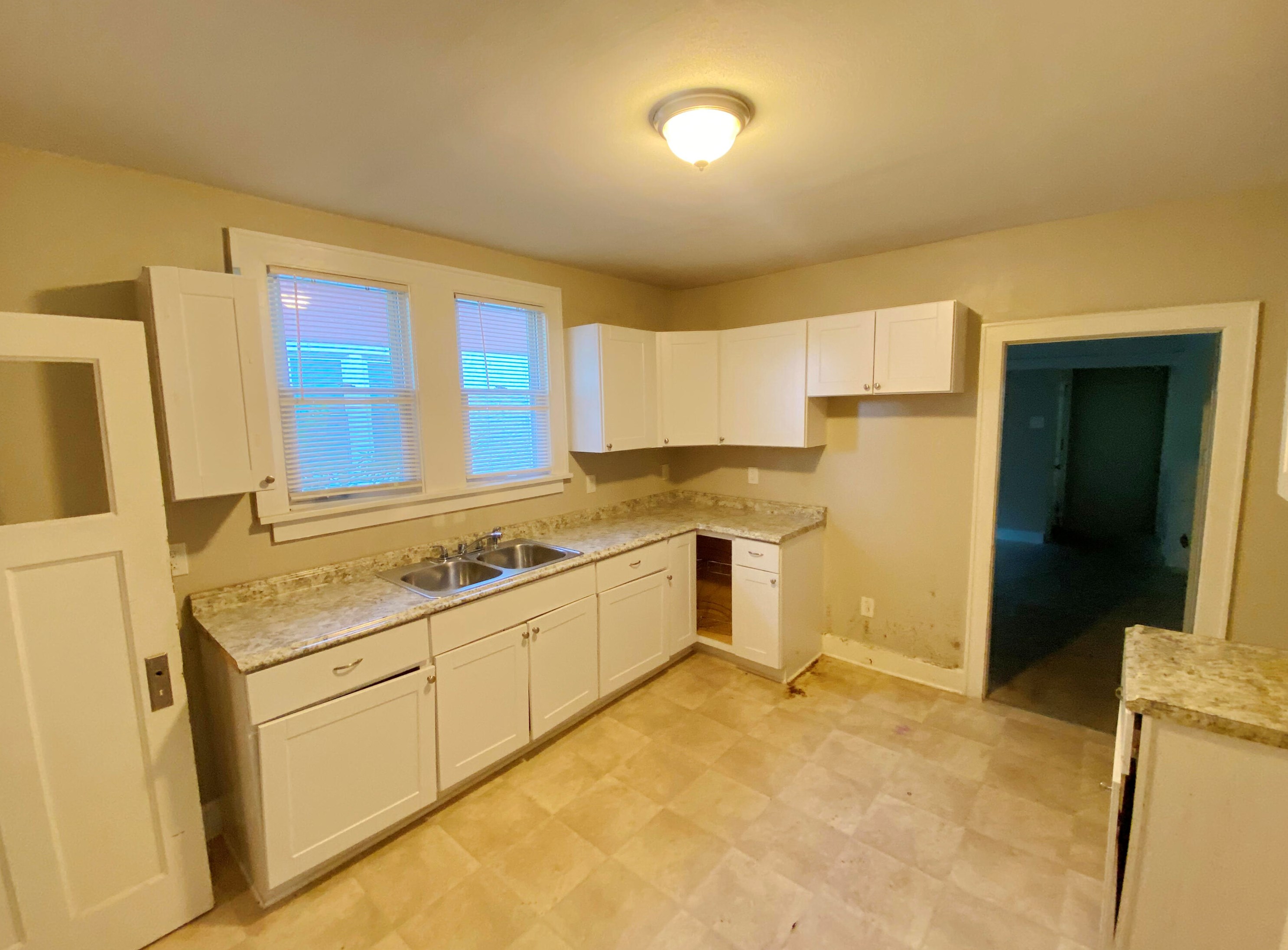 2438 N 48th St, Milwaukee, WI 53210