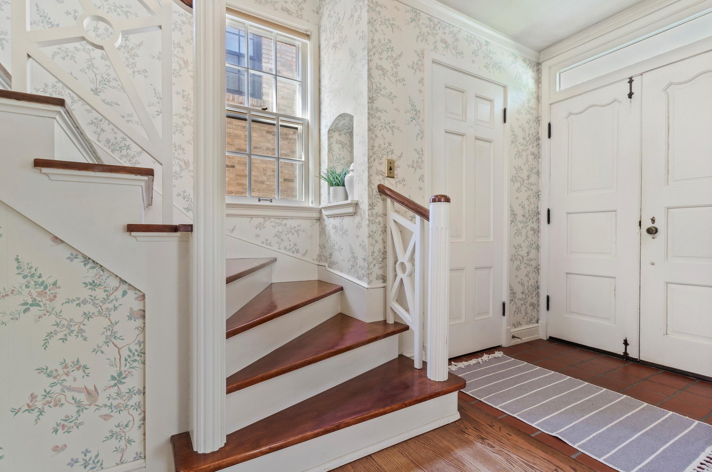 5750 Kent Ave, Milwaukee, WI 53217-4724