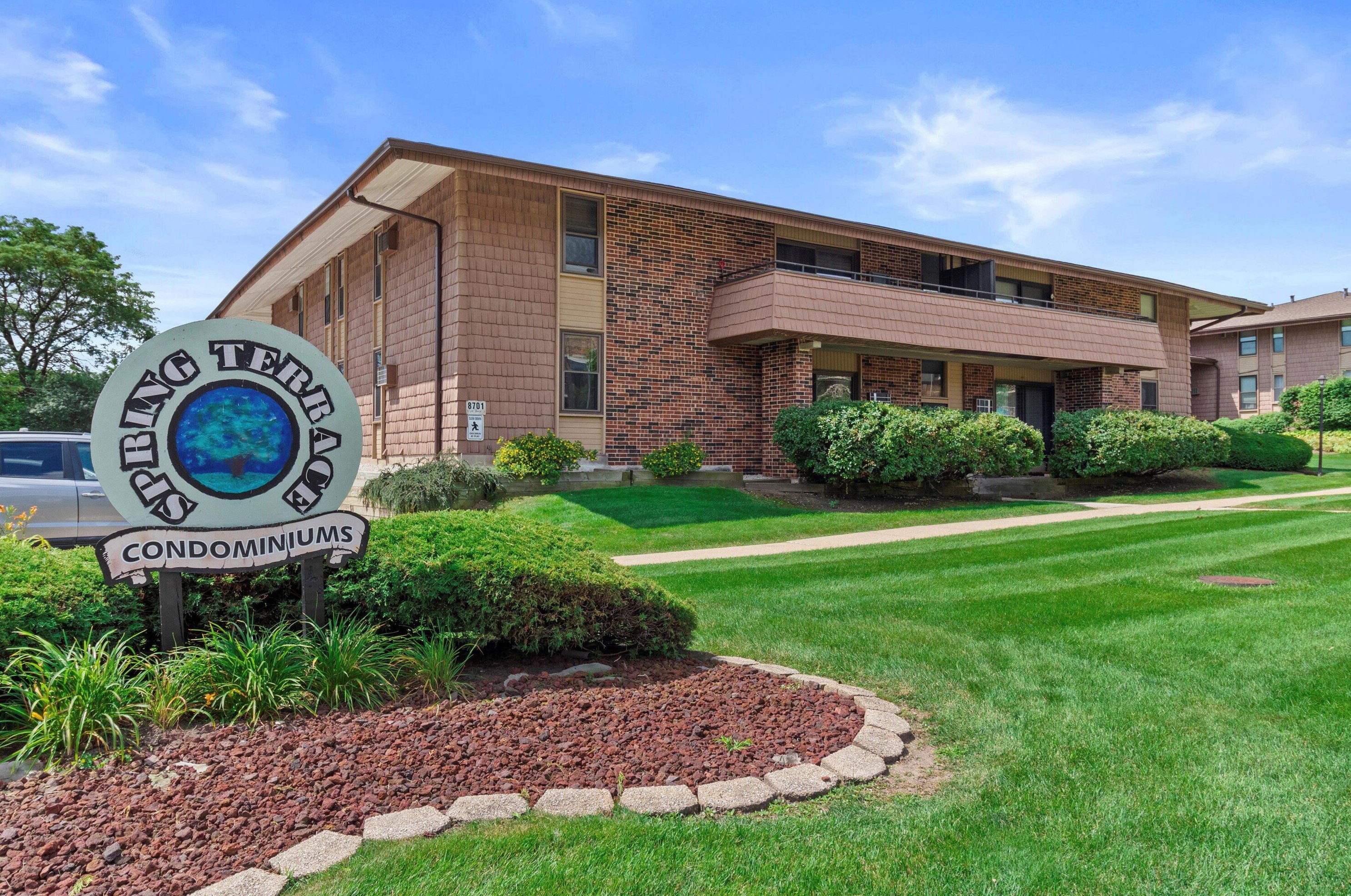 8711 Oklahoma Ave, Milwaukee, WI 53227-4749
