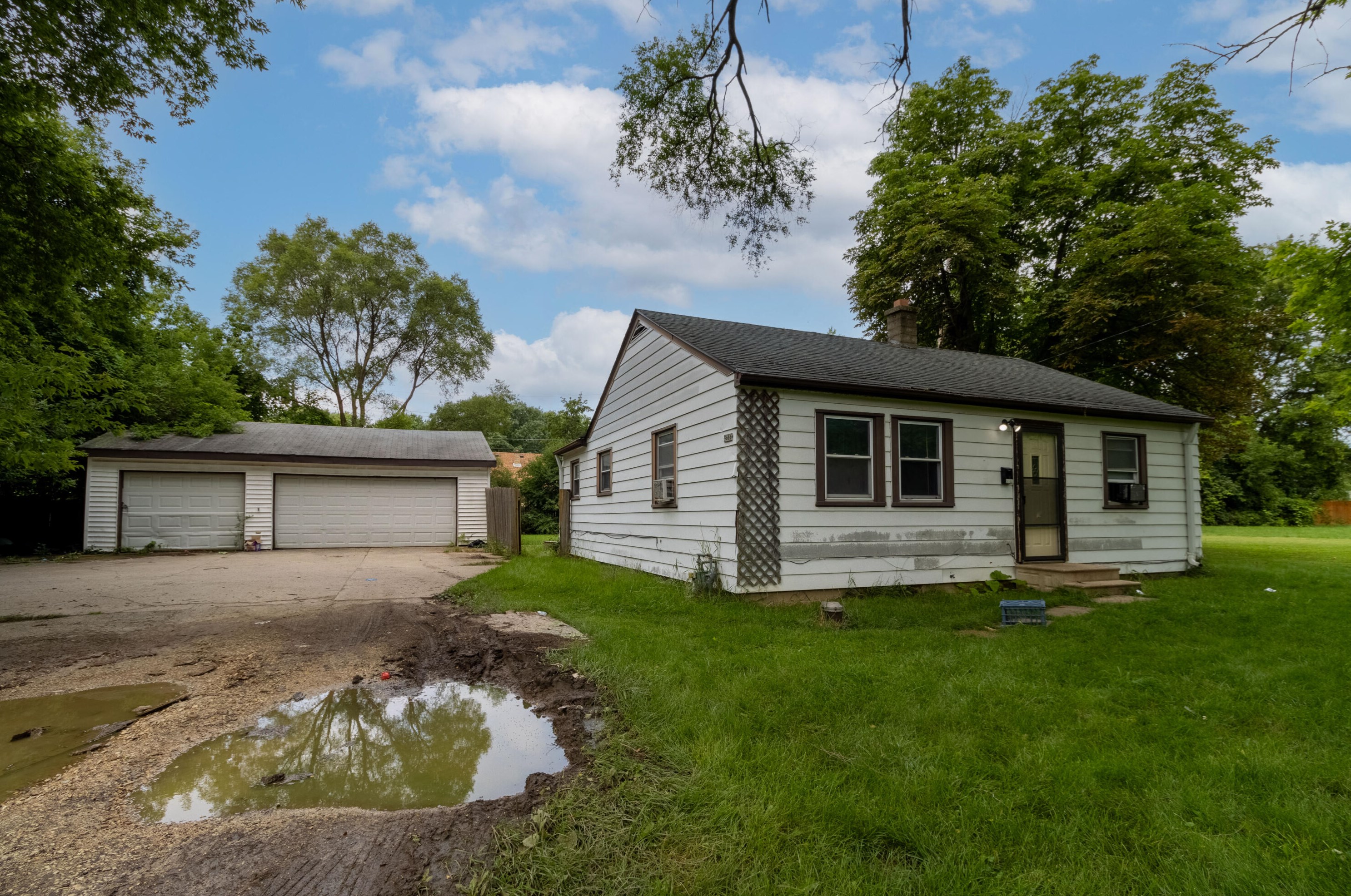 5666 W Mill Rd, Milwaukee, WI 53218