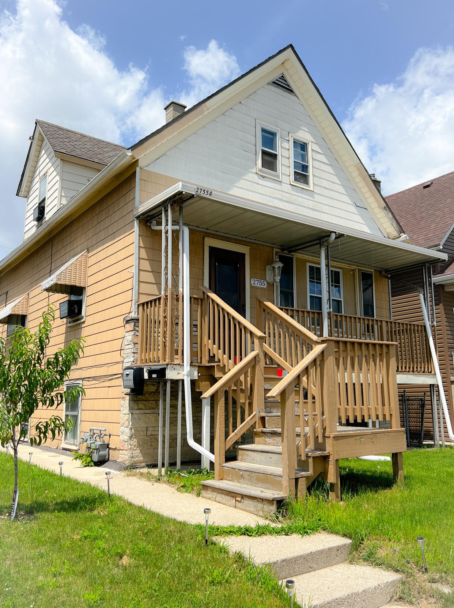 2755 S 15th Pl, Milwaukee, WI 53215